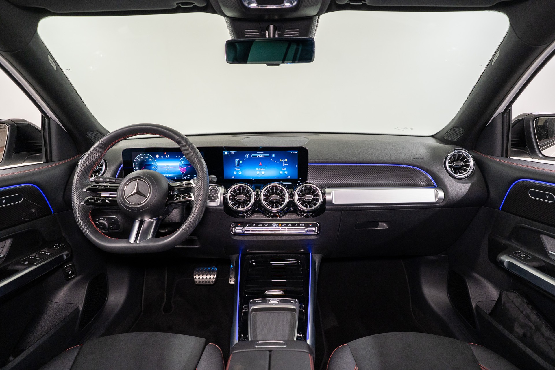 MERCEDES-BENZ GLB 250 AMG Line 4matic / Facelift / Rückfahrkamera / Ambientebeleuchtung-image-14