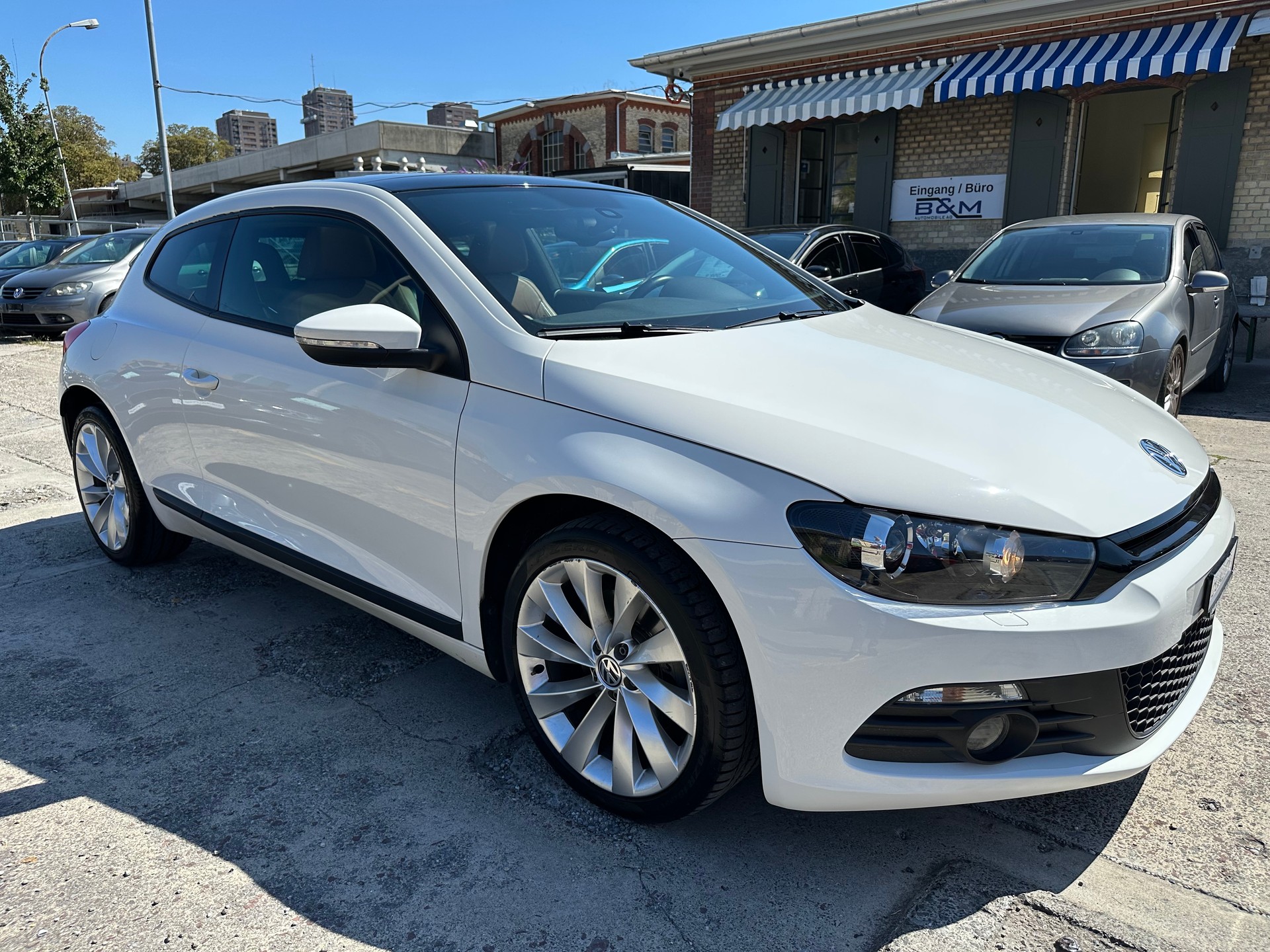 VW Scirocco 2.0 TSI DSG 200 PS-image-2