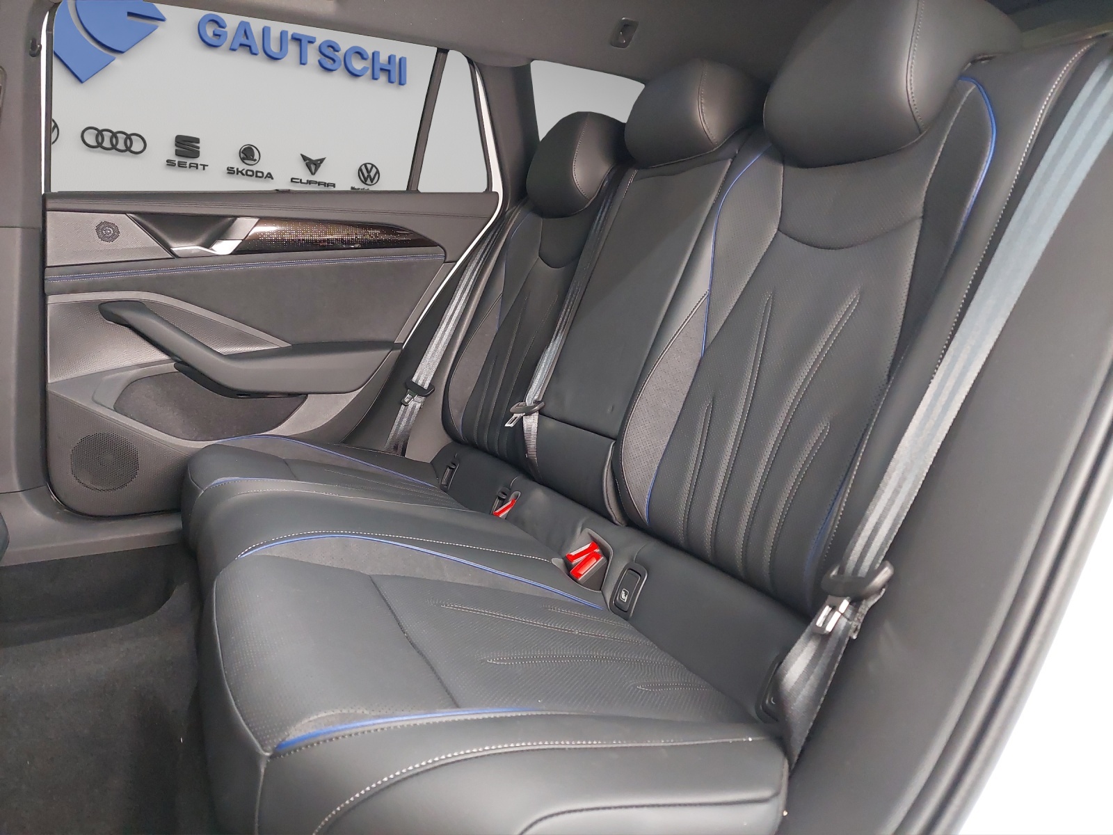 VW Passat Variant 2.0 TDI evo R-Line DSG-image-8