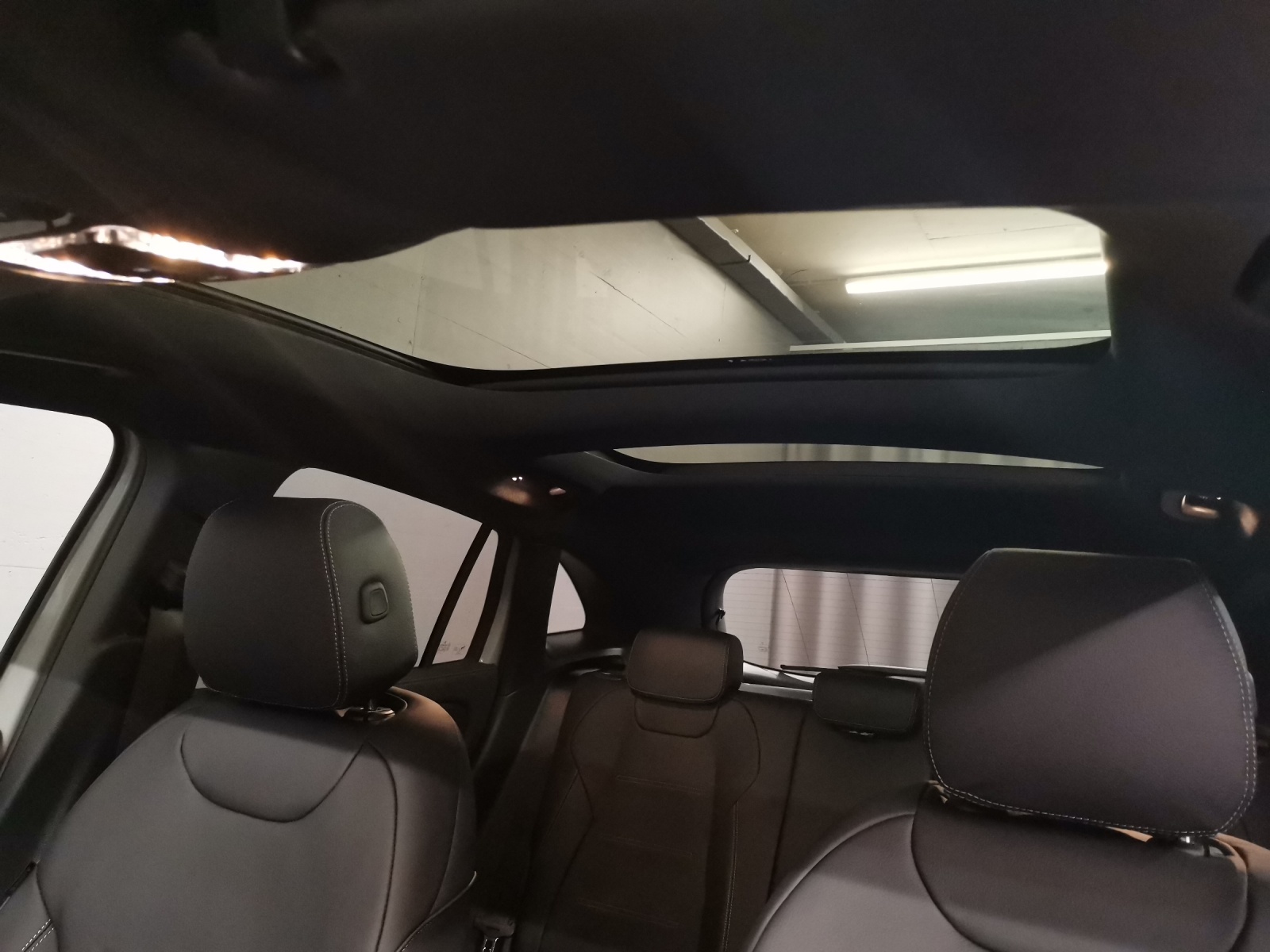 MERCEDES-BENZ AMG GLA 35 4Matic-image-15