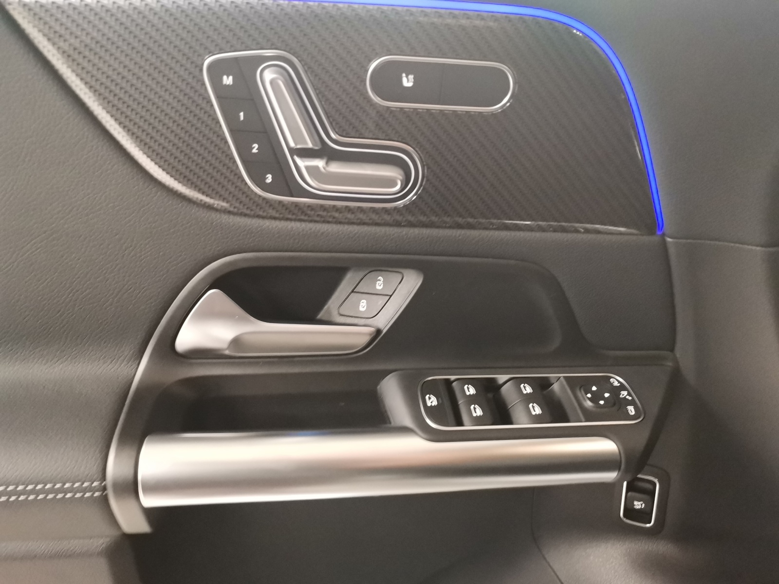 MERCEDES-BENZ AMG GLA 35 4Matic-image-14