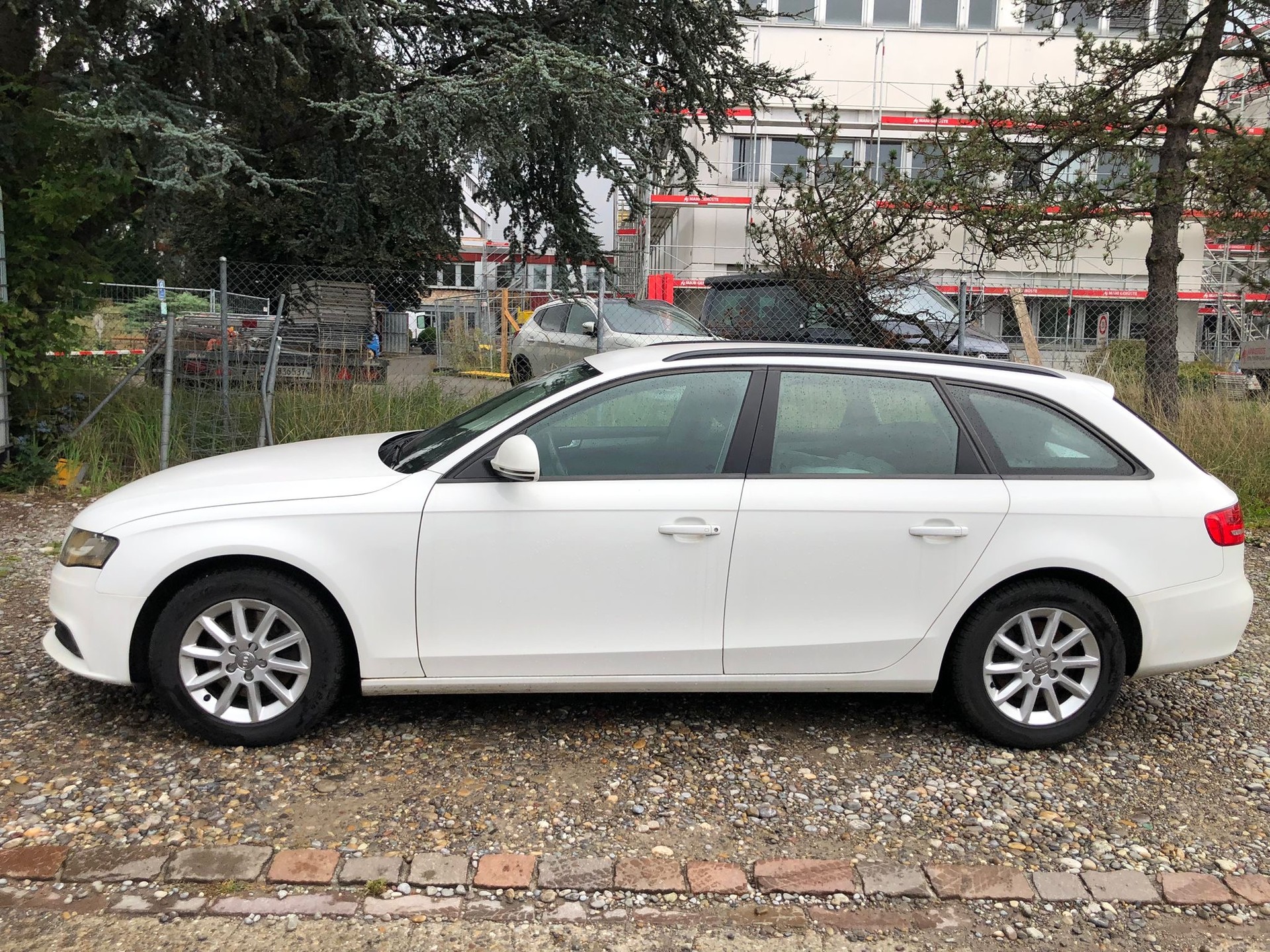 AUDI A4 Avant 1.8 TFSI multitronic-image-2