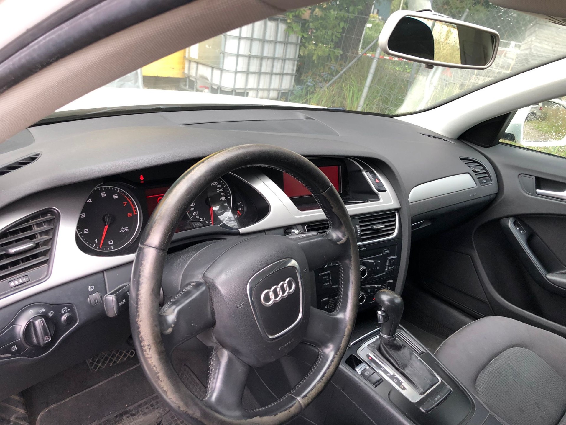 AUDI A4 Avant 1.8 TFSI multitronic-image-8