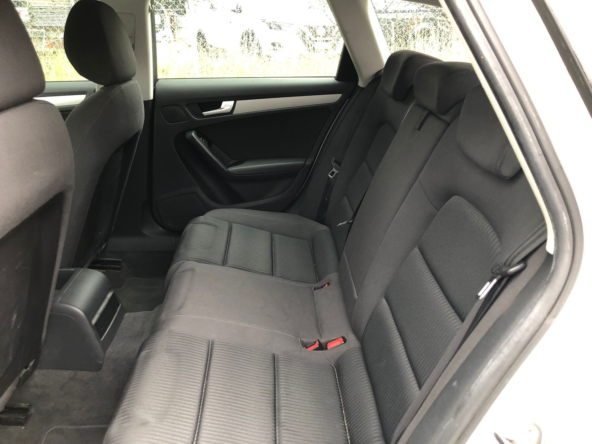 AUDI A4 Avant 1.8 TFSI multitronic-image-13
