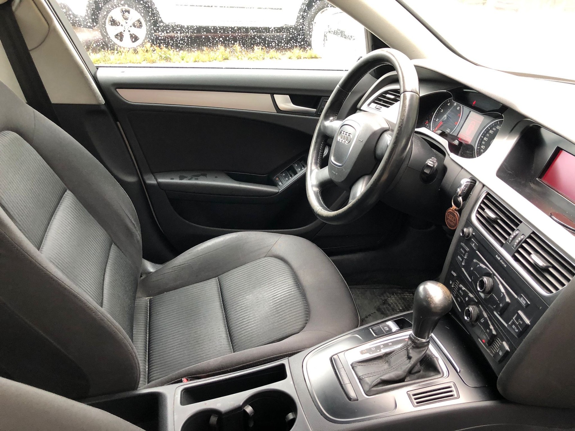 AUDI A4 Avant 1.8 TFSI multitronic-image-10