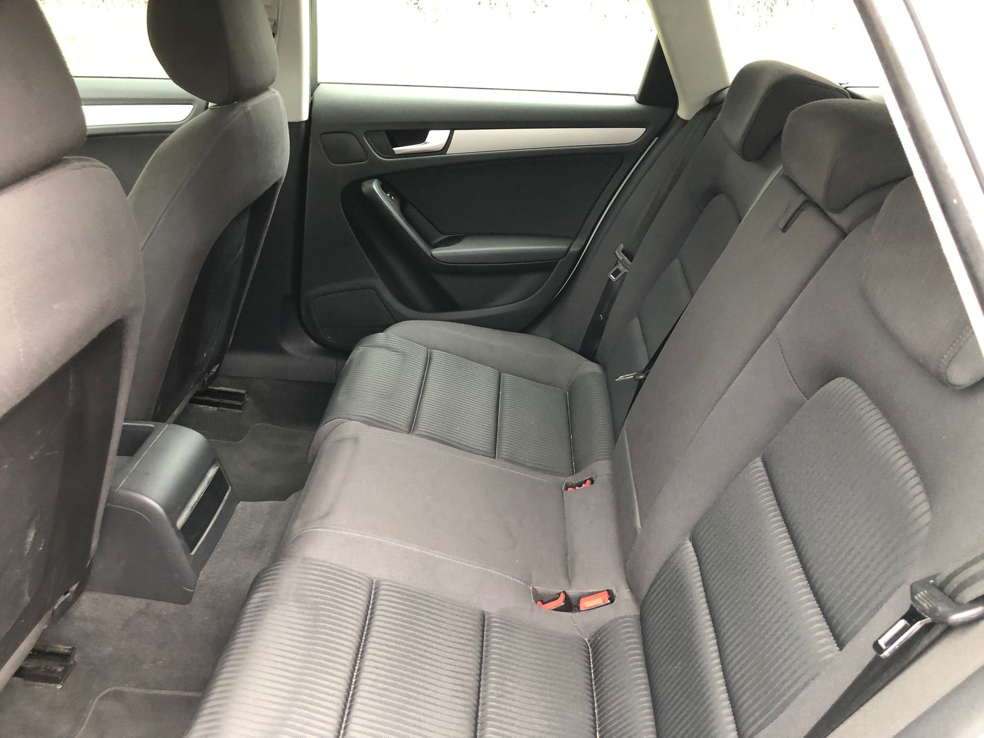 AUDI A4 Avant 1.8 TFSI multitronic-image-12