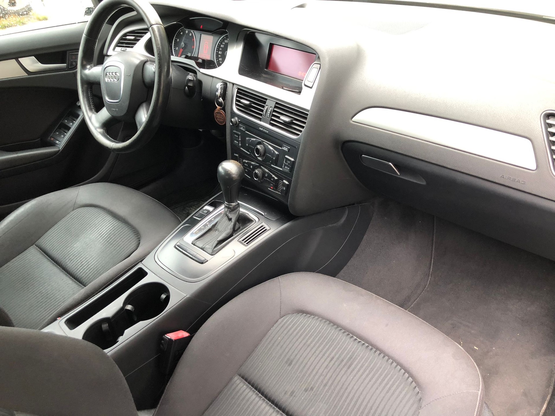 AUDI A4 Avant 1.8 TFSI multitronic-image-11
