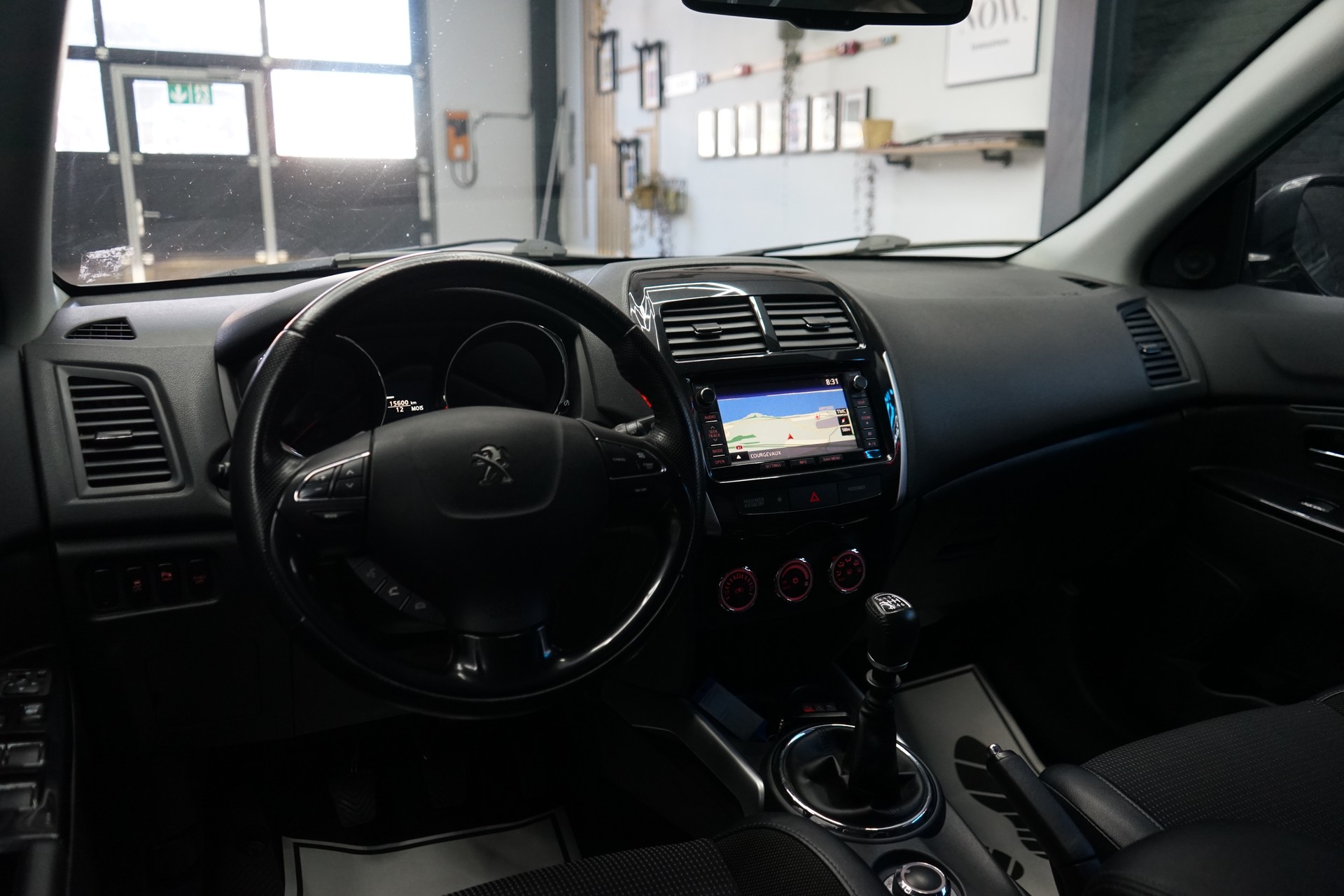 PEUGEOT 4008 1.6 HDi Allure 4WD-image-5