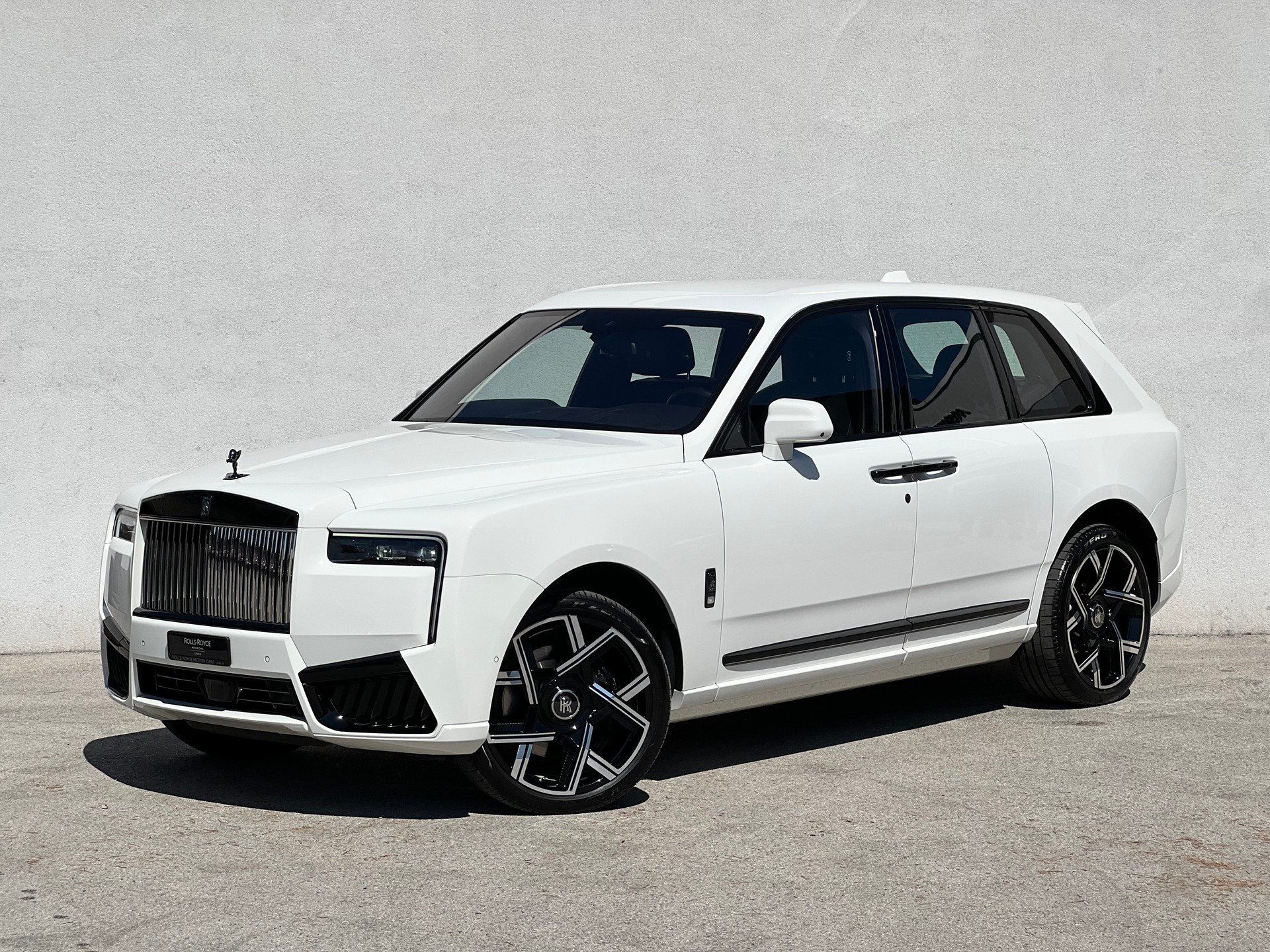 ROLLS-ROYCE Cullinan 6.7 V12 Black Badge