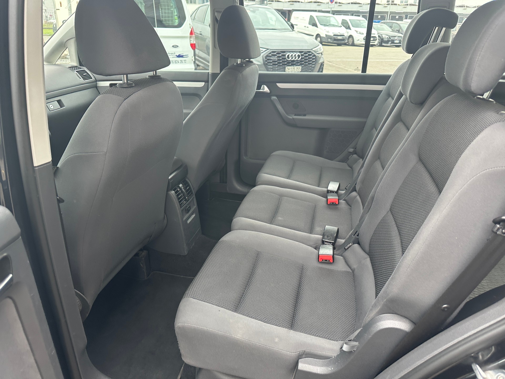 VW Touran 1.6 TDI BlueMotion Technology Design DSG-image-7
