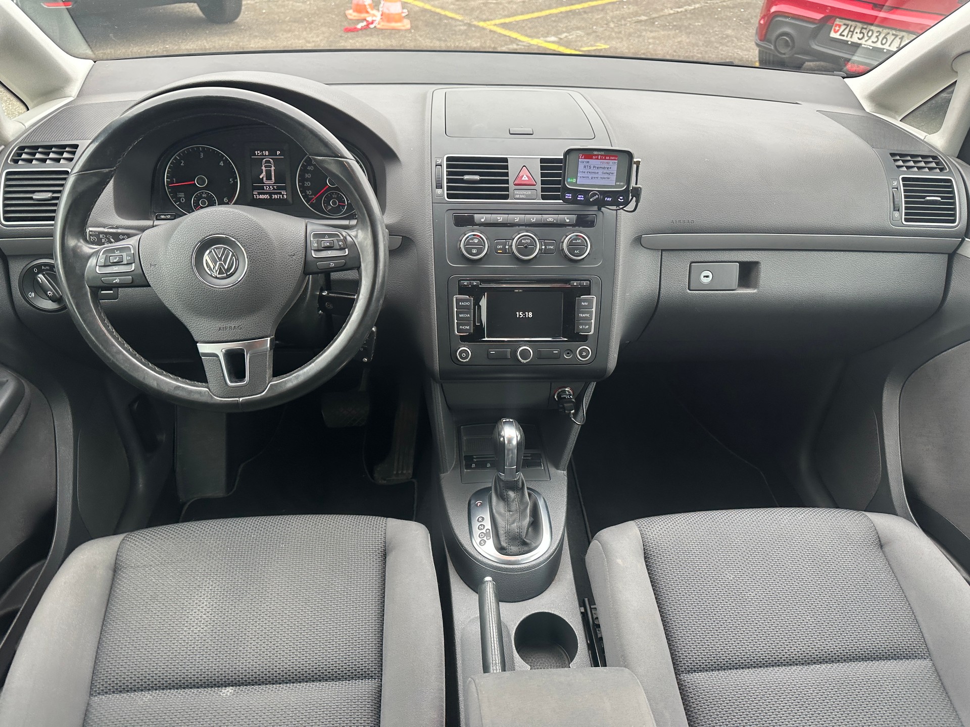 VW Touran 1.6 TDI BlueMotion Technology Design DSG-image-8