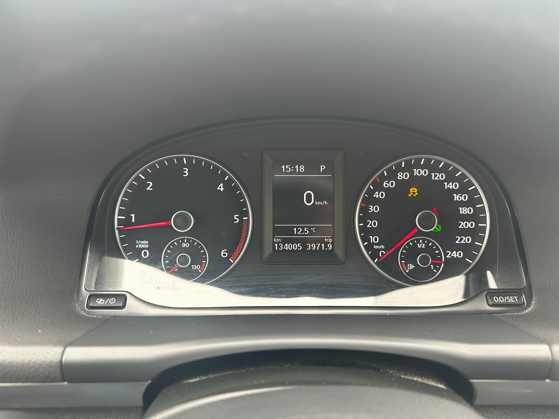 VW Touran 1.6 TDI BlueMotion Technology Design DSG-image-11