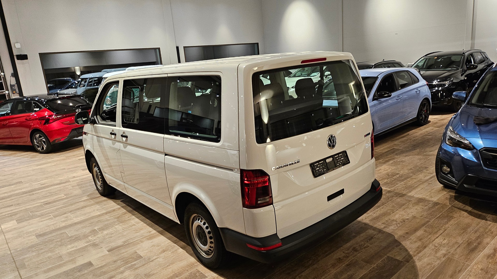 VW T6.1 Caravelle 2.0 TDI Trendline 4Motion LWB-image-13