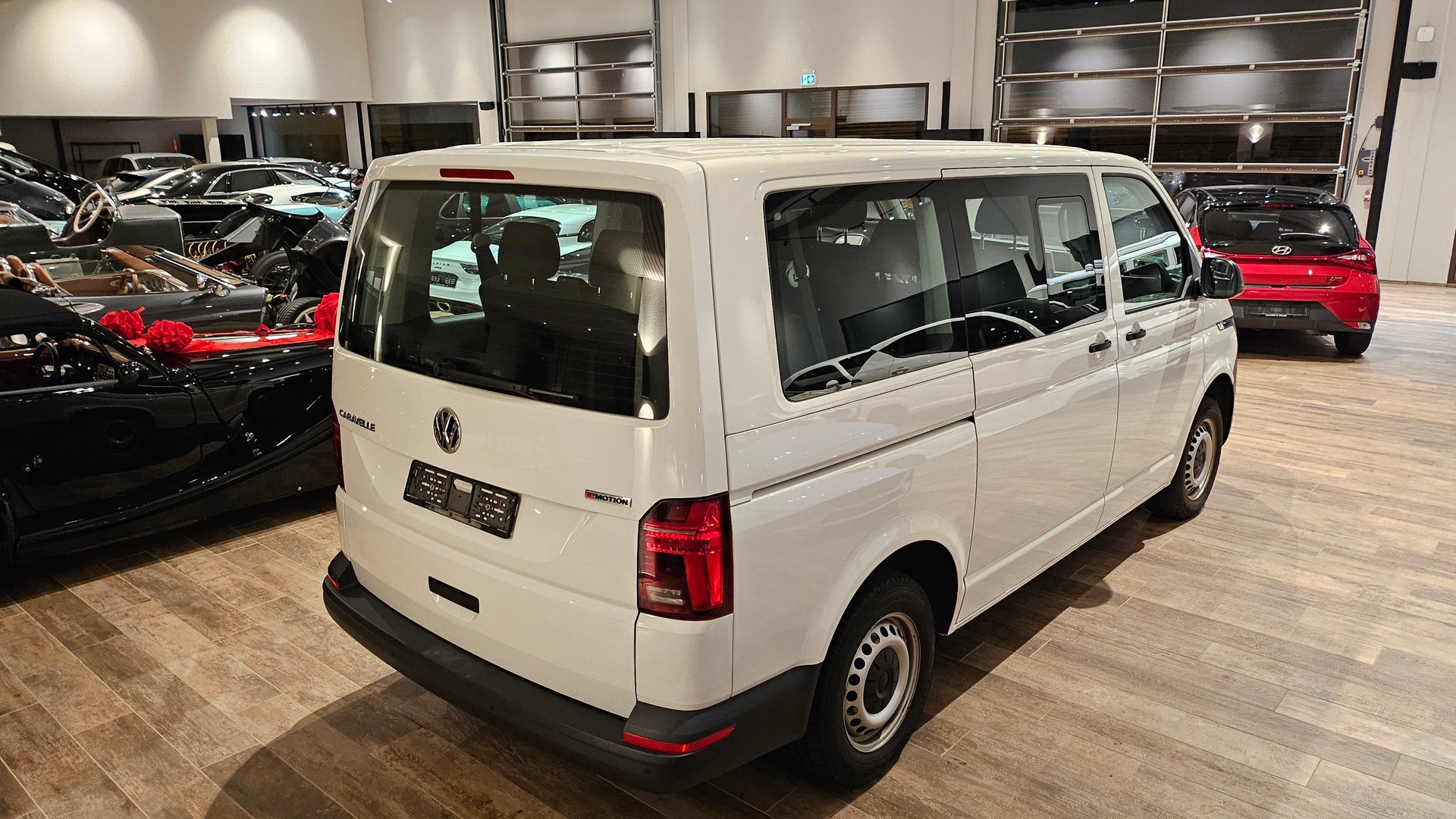 VW T6.1 Caravelle 2.0 TDI Trendline 4Motion LWB-image-9