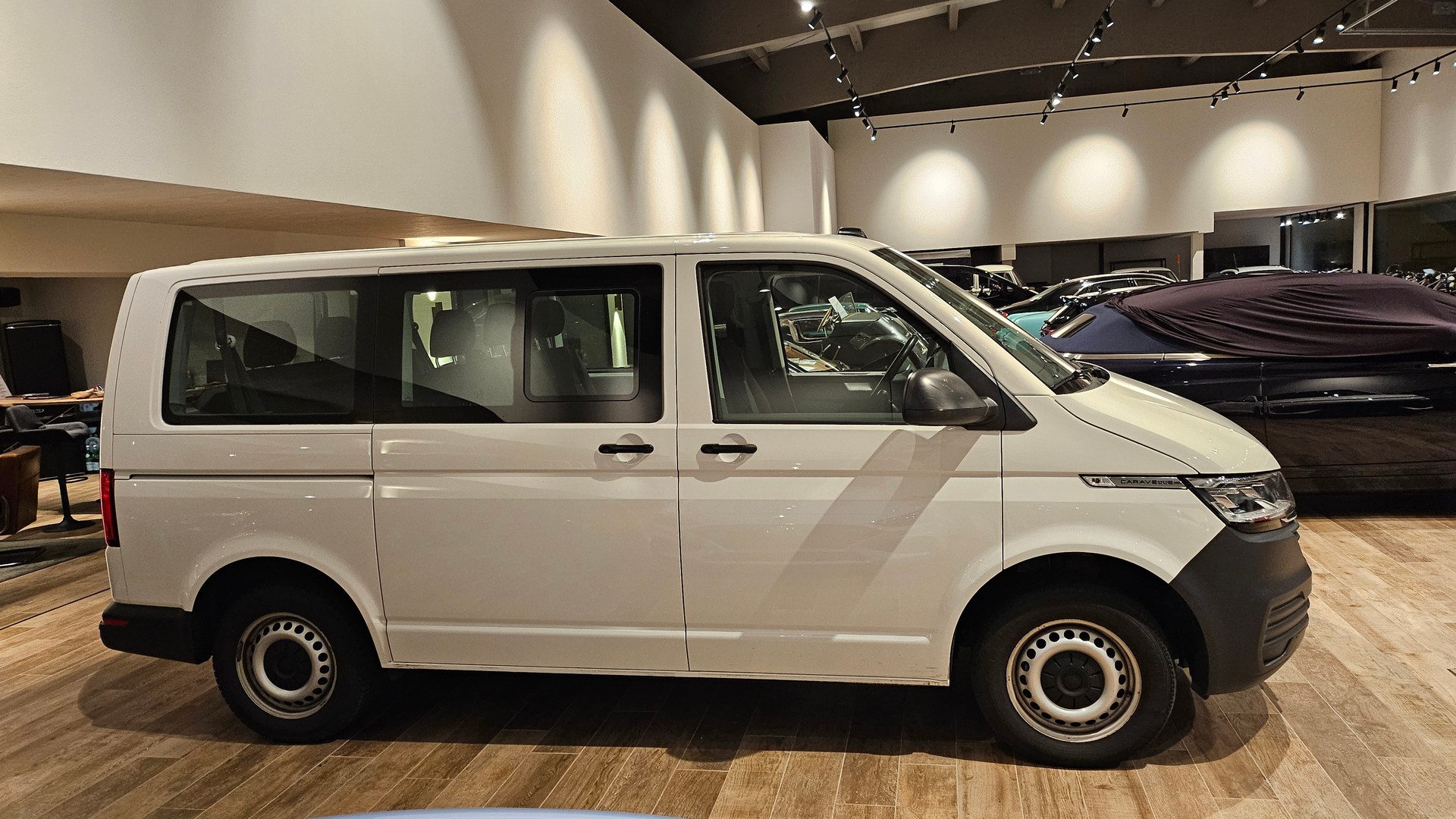 VW T6.1 Caravelle 2.0 TDI Trendline 4Motion LWB-image-6
