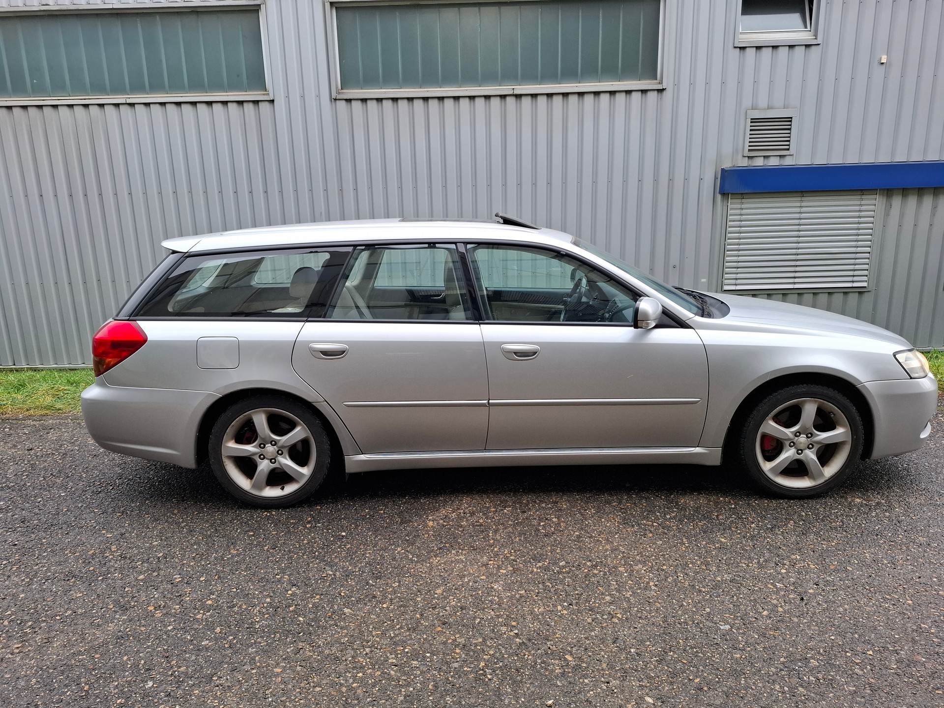 SUBARU Legacy 3.0R AWD Executive Automatic-image-1