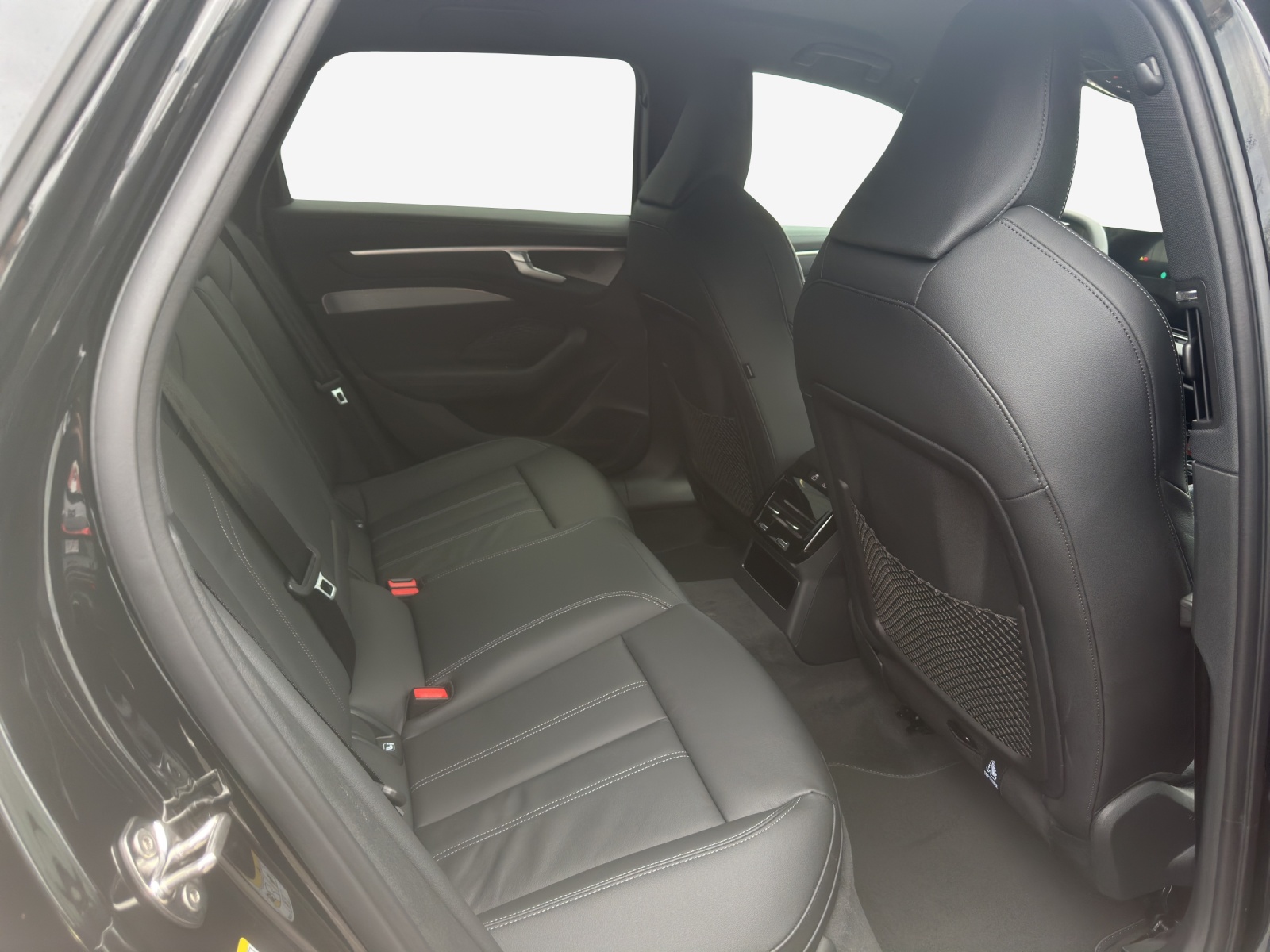 AUDI A6 Avant e-hybrid quattro 270 kW S tronic-image-14