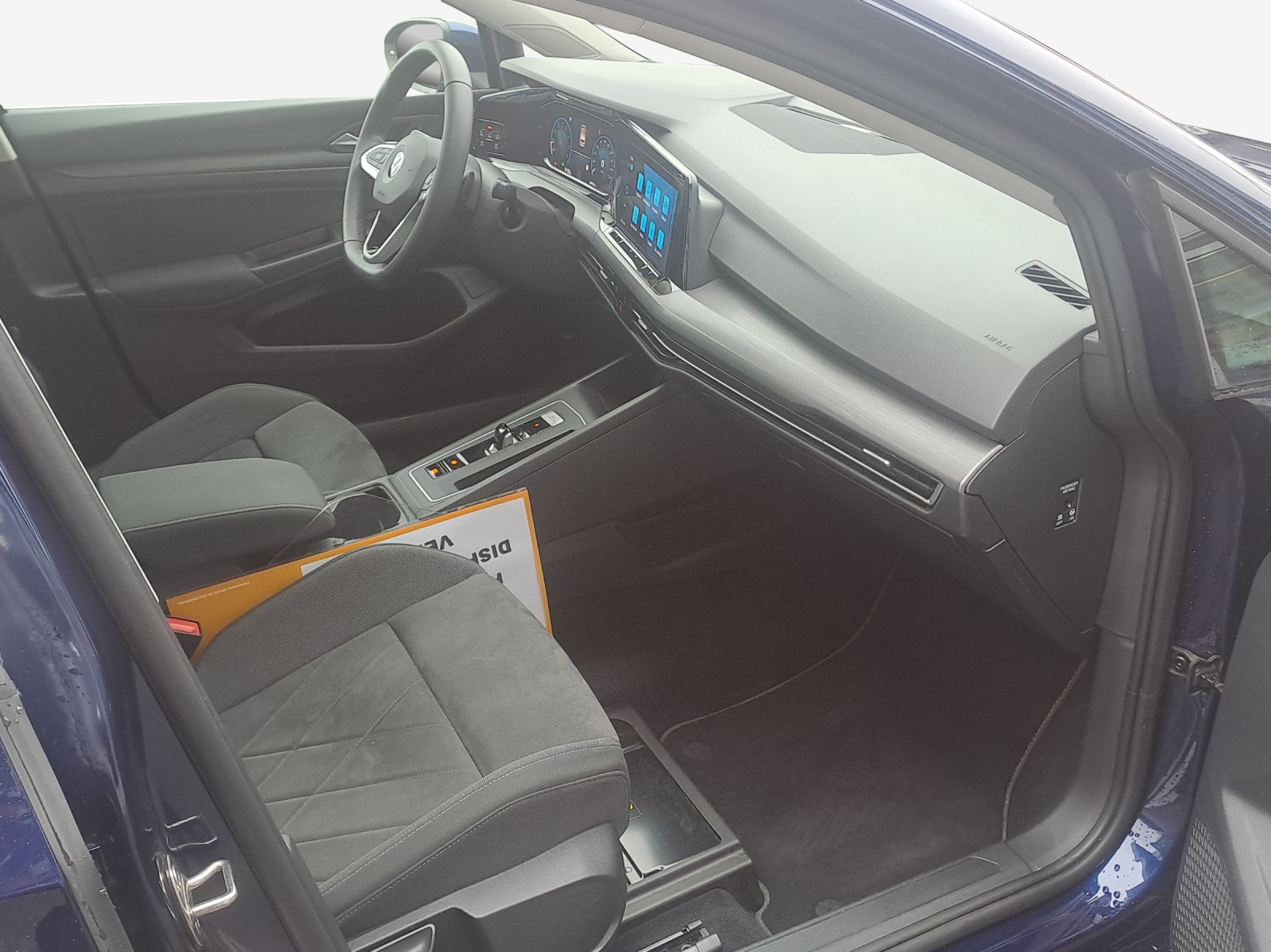 VW Golf 1.5 eTSI mHEV ACT Style DSG-image-13