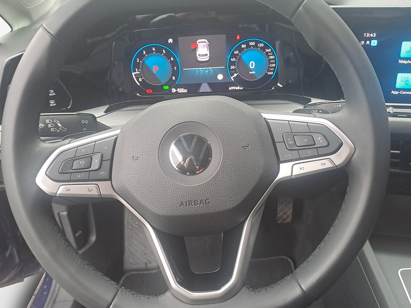 VW Golf 1.5 eTSI mHEV ACT Style DSG-image-9