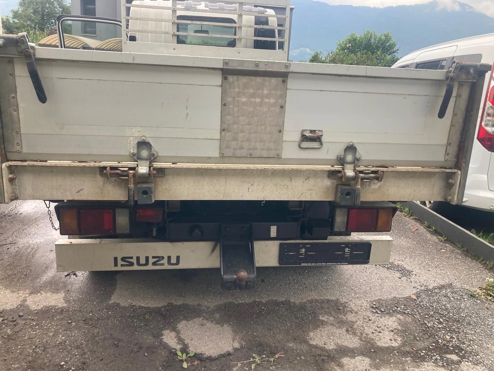 ISUZU NLR 85 - L 35 F Adaptor-image-8