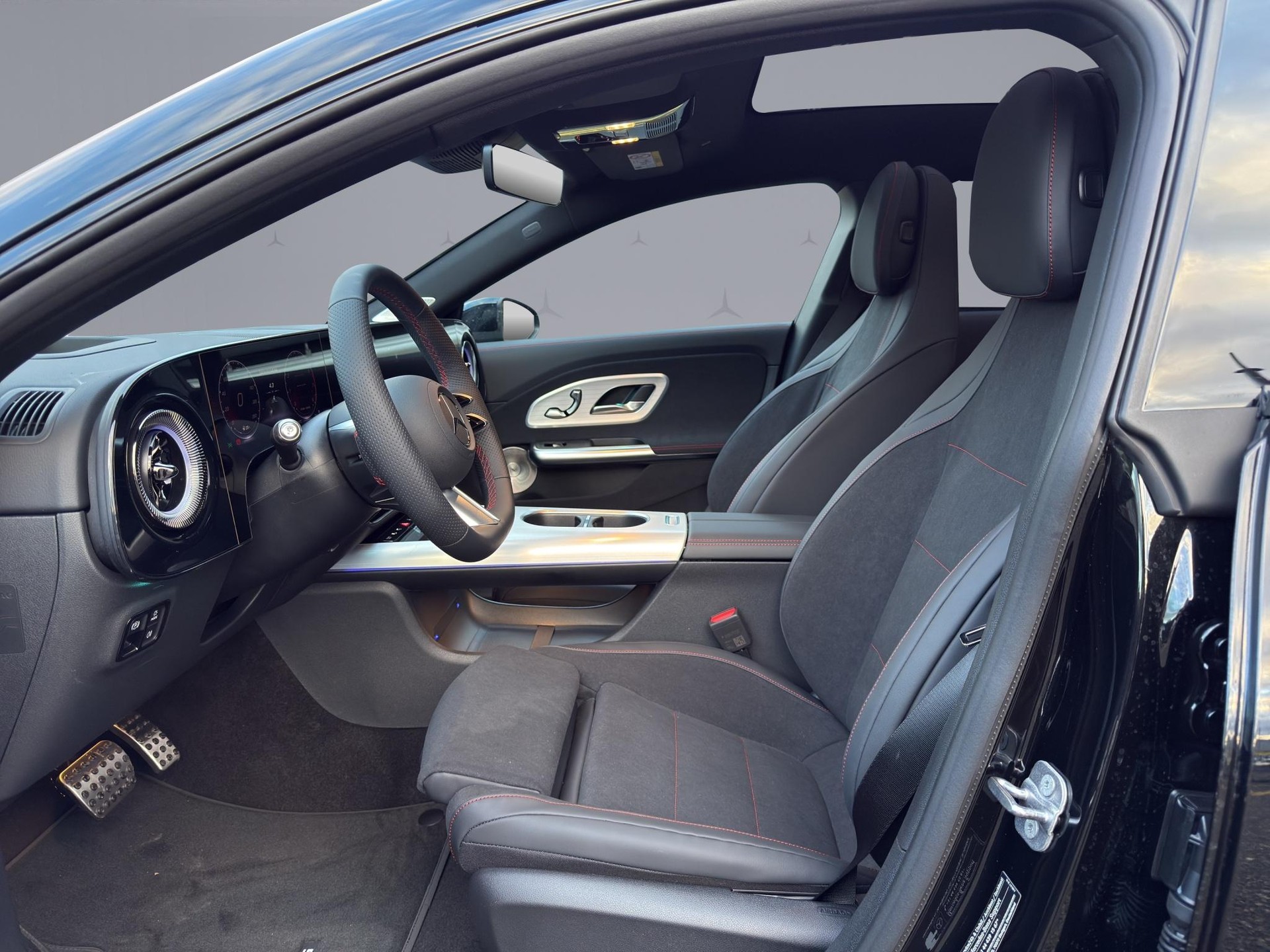 MERCEDES-BENZ CLA 220 AMG Line 4matic-image-11