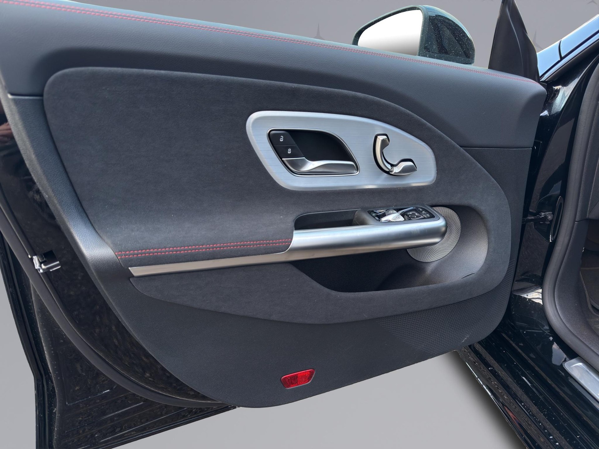 MERCEDES-BENZ CLA 220 AMG Line 4matic-image-23