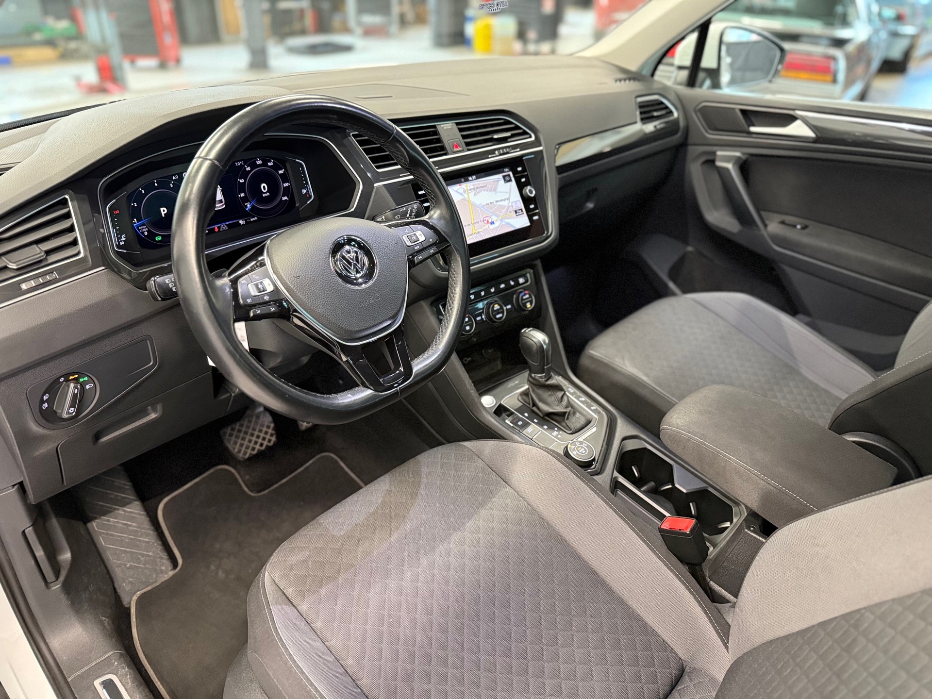 VW Tiguan 2.0TSI Comfortline 4Motion DSG-image-12