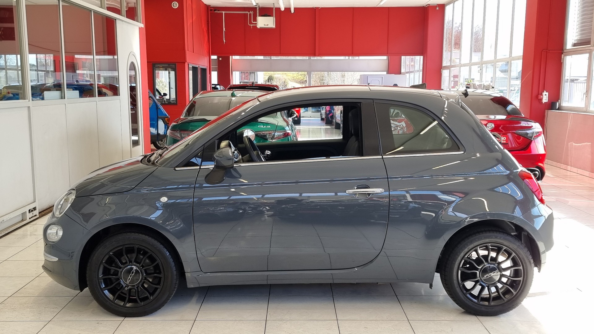 FIAT 500 1.0 Hybrid Star-showroom-element-2