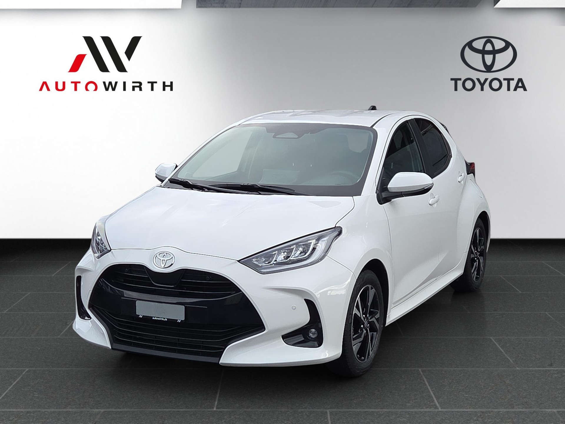 TOYOTA Yaris 1.5 VVT-i HSD Trend