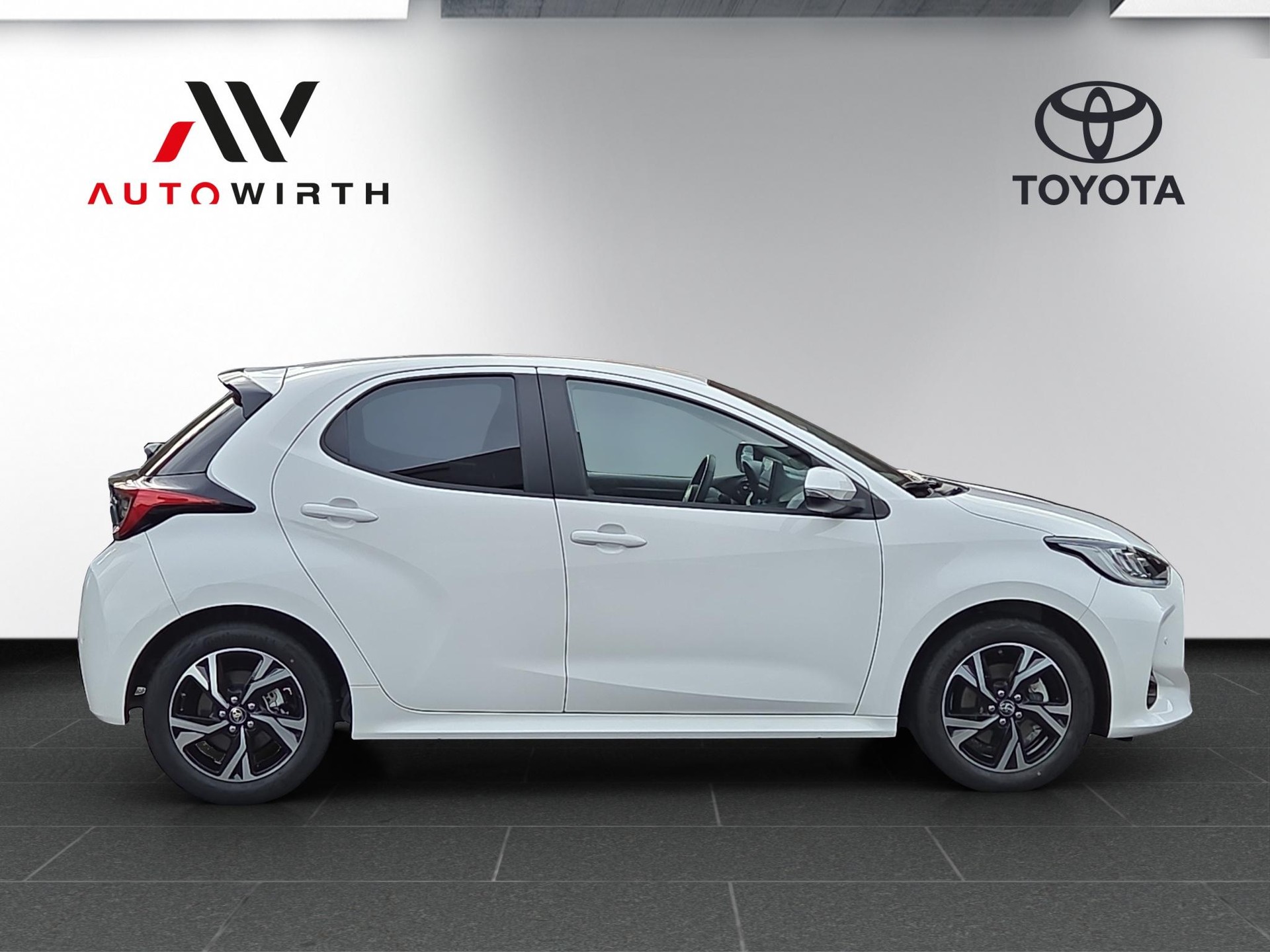 TOYOTA Yaris 1.5 VVT-i HSD Trend-image-3