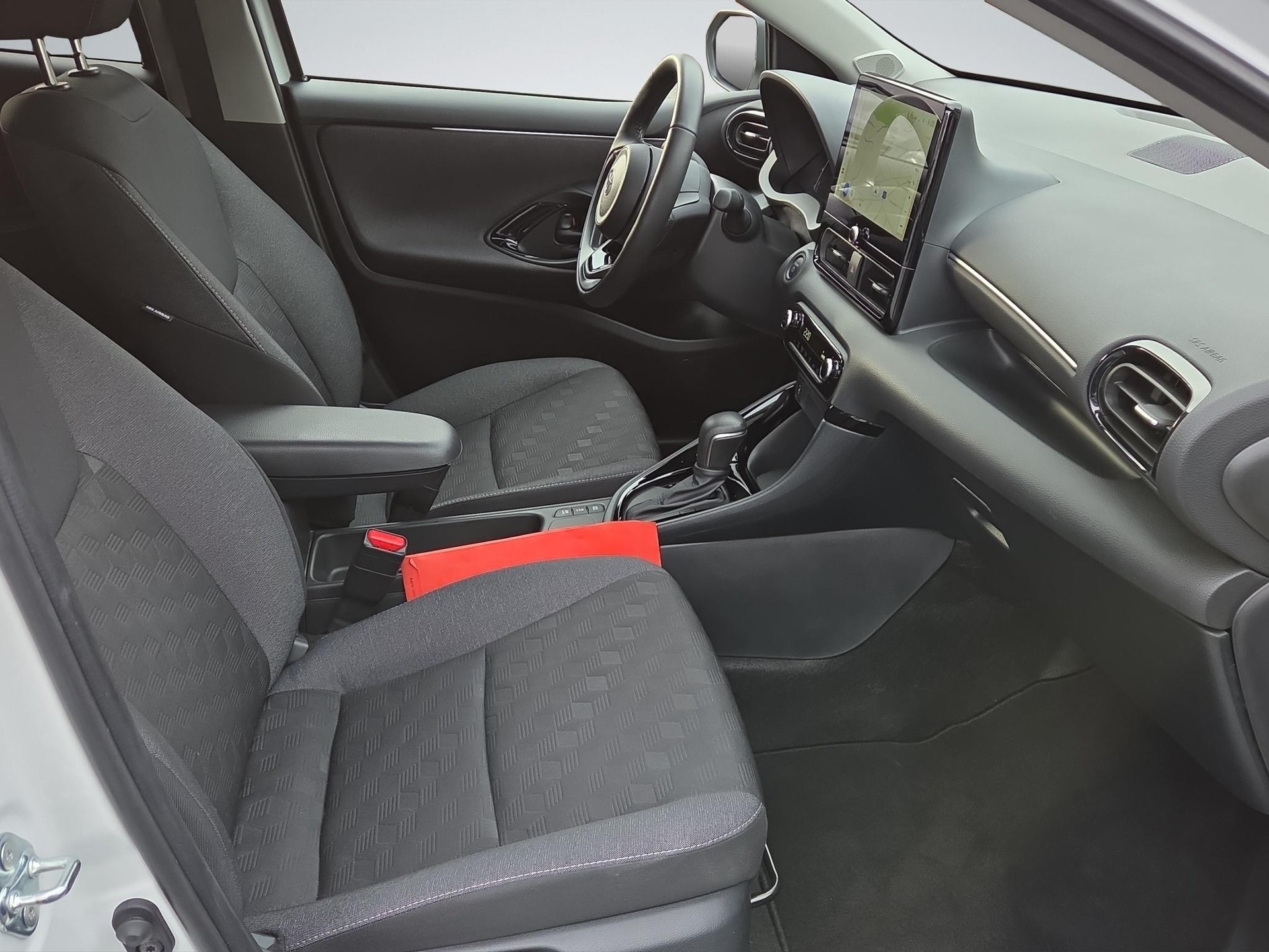 TOYOTA Yaris 1.5 VVT-i HSD Trend-image-15