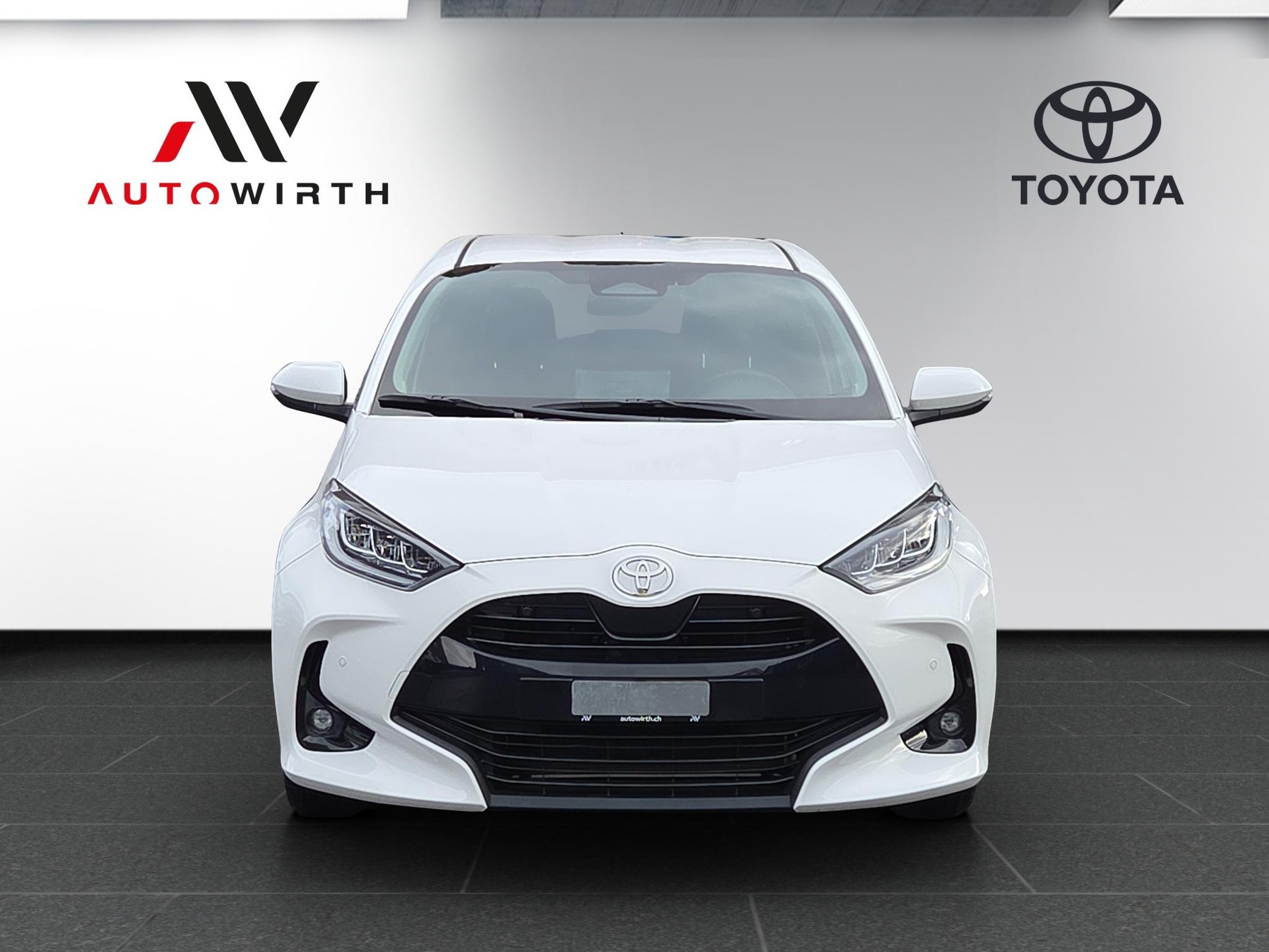 TOYOTA Yaris 1.5 VVT-i HSD Trend-image-1