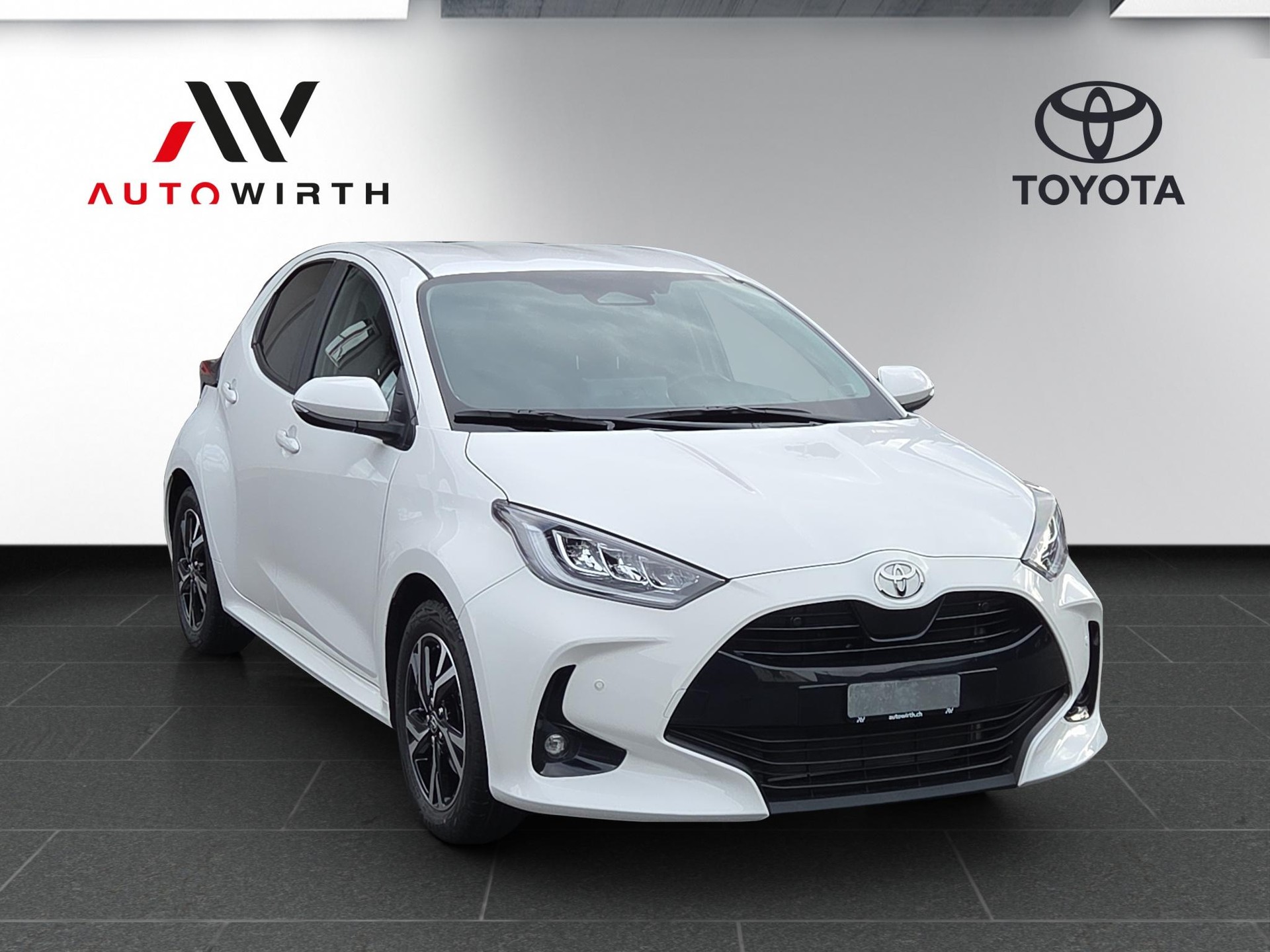 TOYOTA Yaris 1.5 VVT-i HSD Trend-image-2