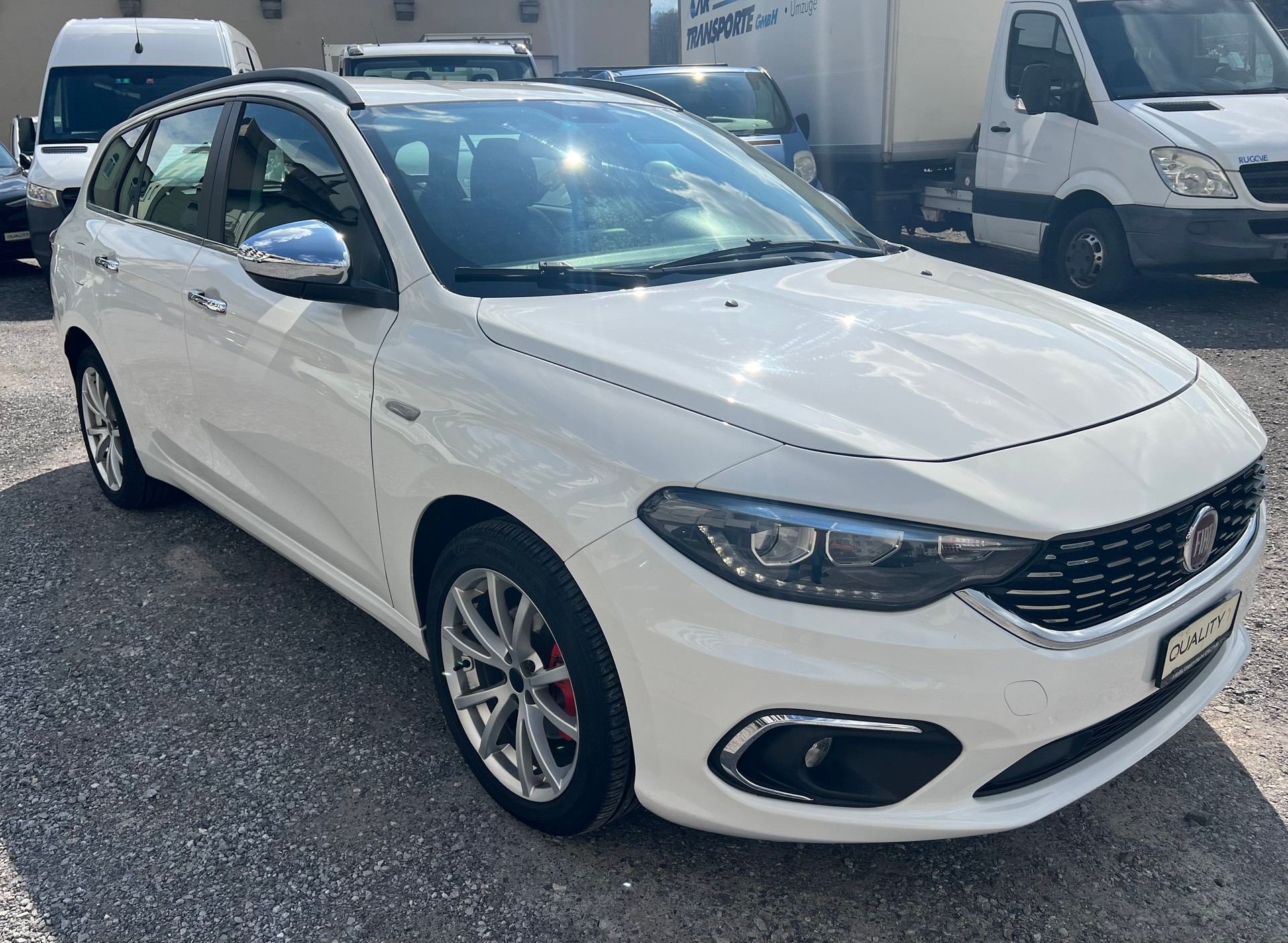 FIAT Tipo 1.6MJ Station Wagon Lounge DCT-image-1