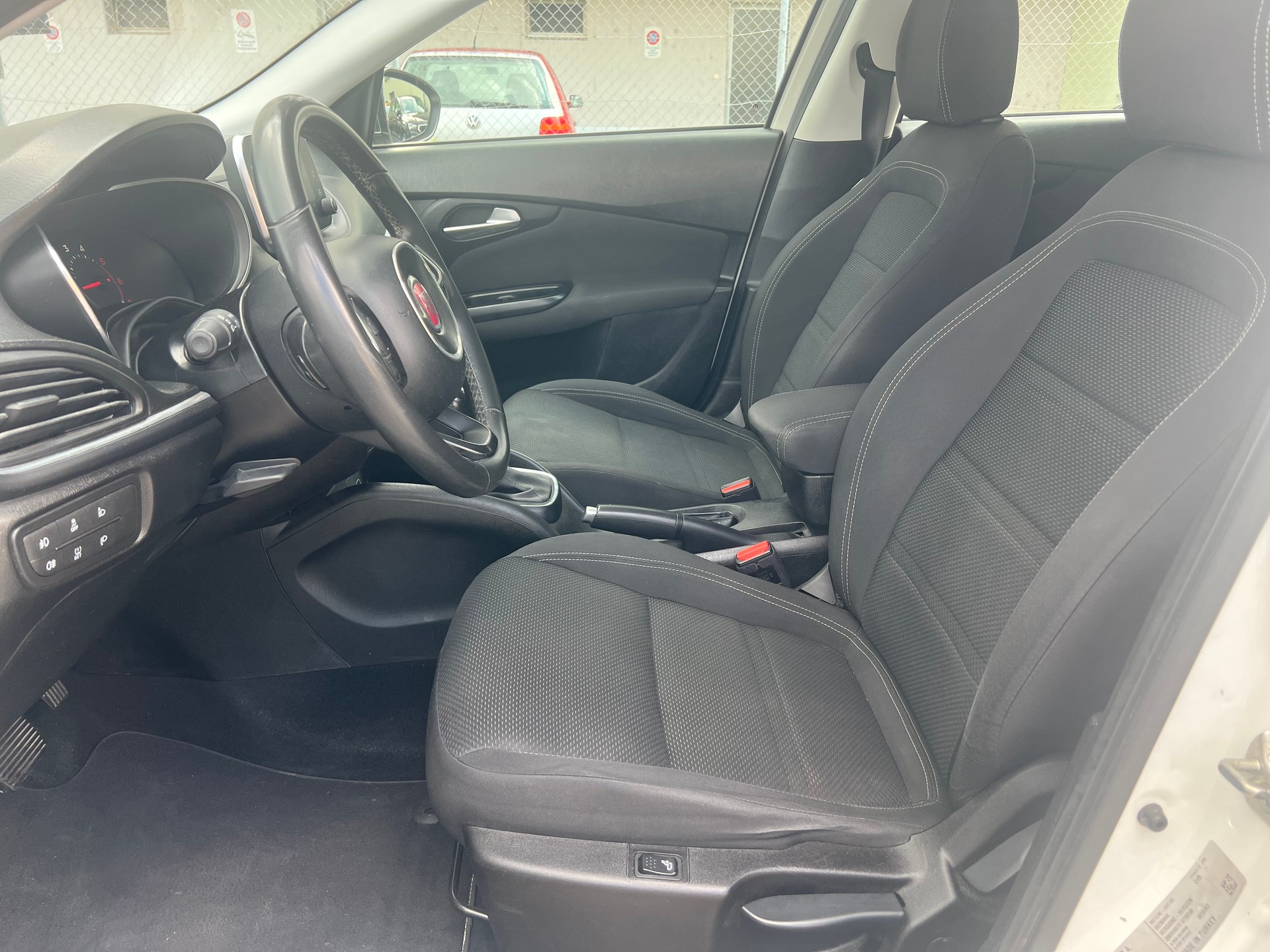 FIAT Tipo 1.6MJ Station Wagon Lounge DCT-image-12