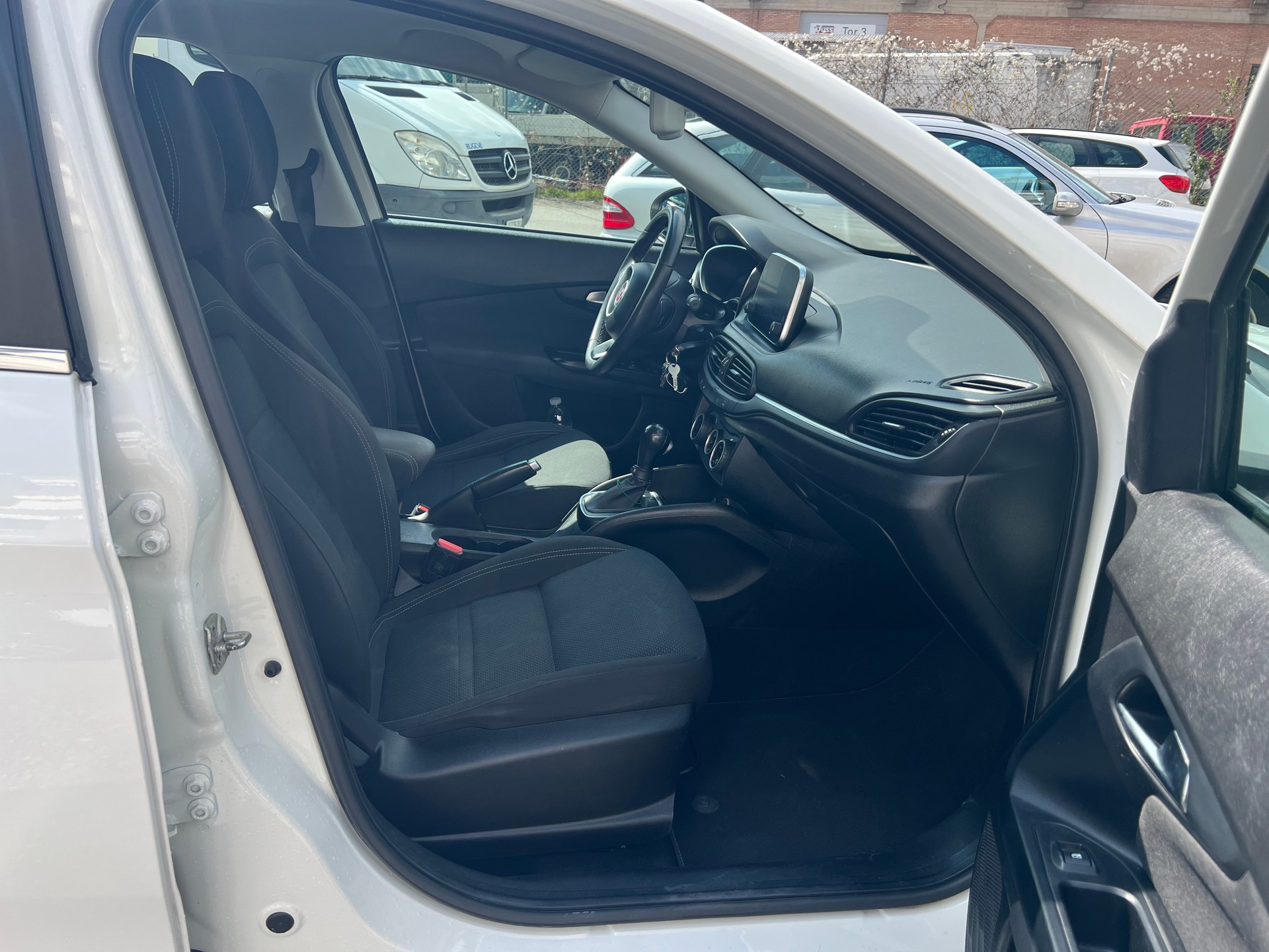 FIAT Tipo 1.6MJ Station Wagon Lounge DCT-image-15