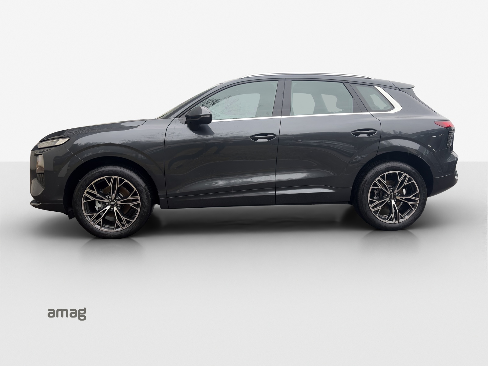 AUDI Q3 SUV 110 kW TFSI S tronic-image-1