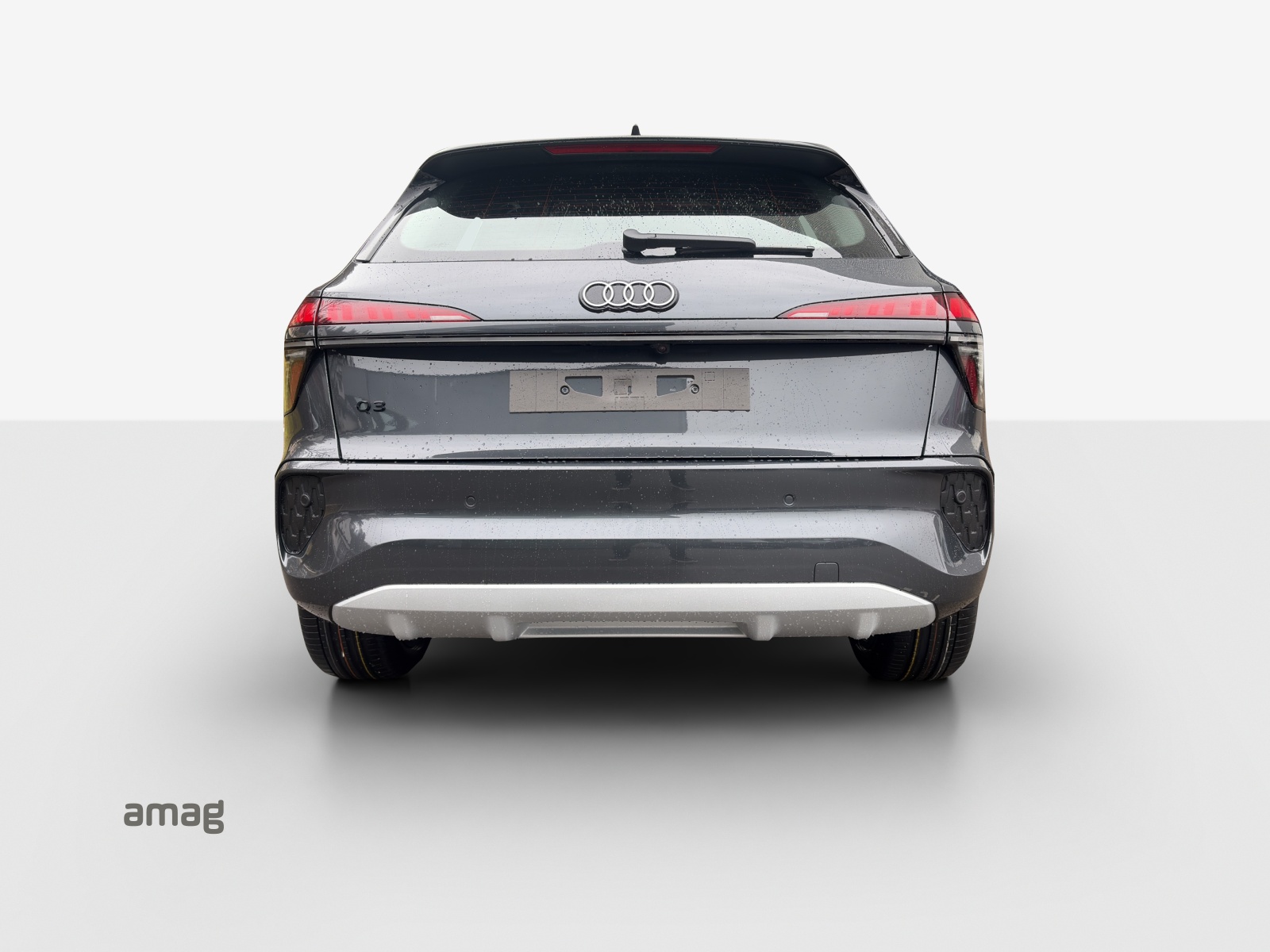 AUDI Q3 SUV 110 kW TFSI S tronic-image-3