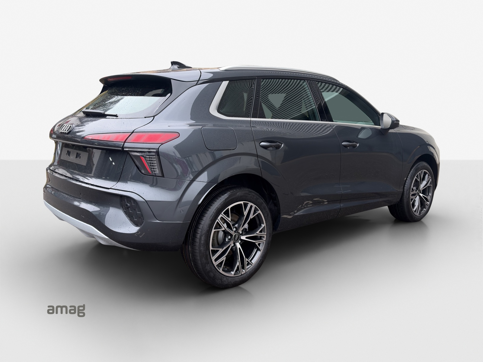 AUDI Q3 SUV 110 kW TFSI S tronic-image-4