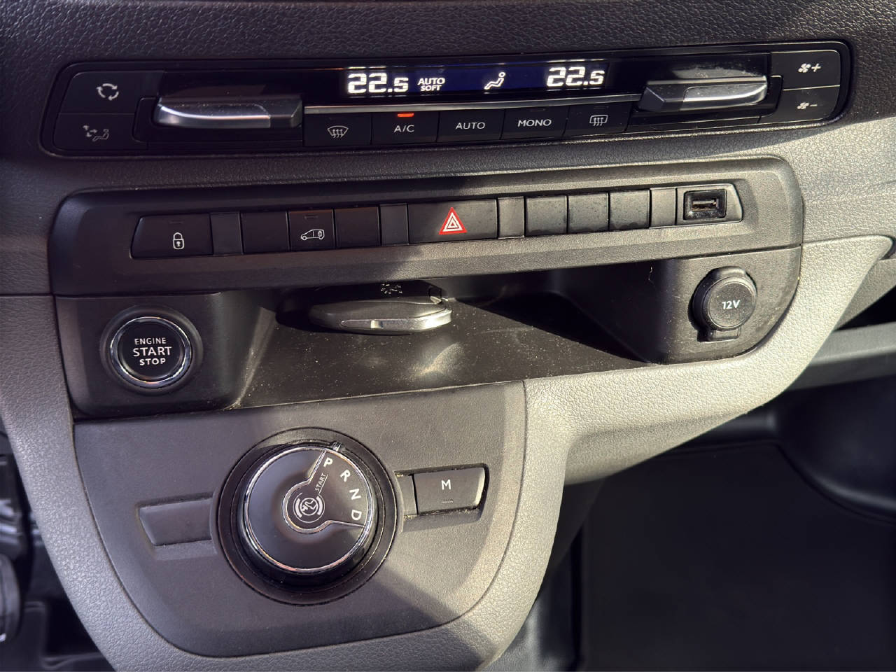 PEUGEOT Expert Kaw. Standard 2.0 BlueH-image-15