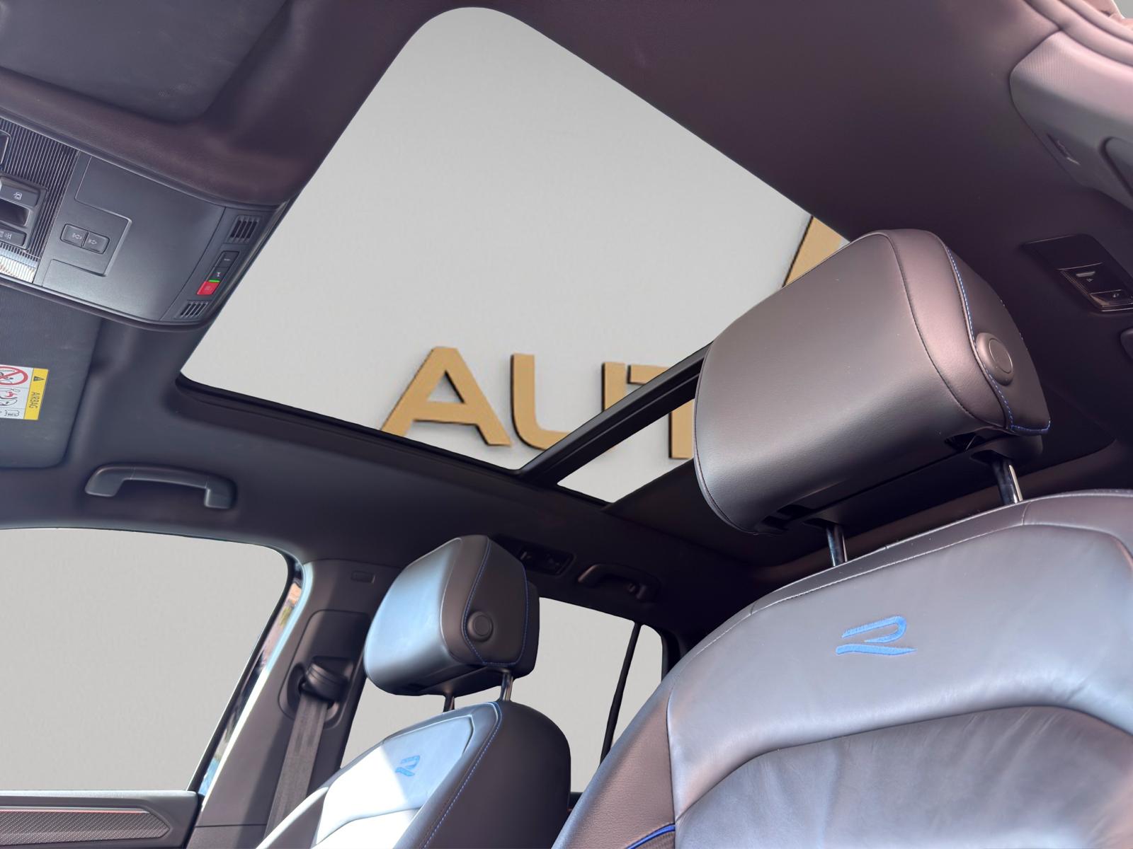 VW Tiguan 2.0TSI R 4Motion DSG-image-9