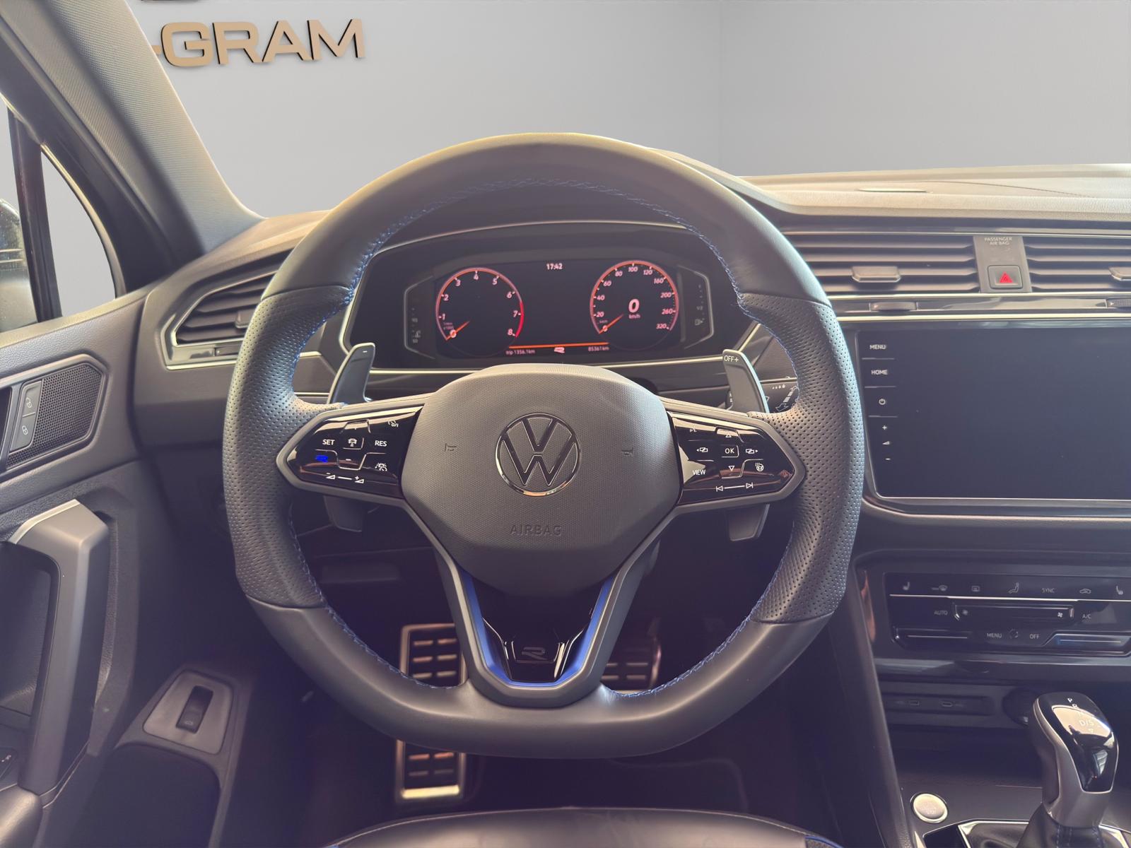 VW Tiguan 2.0TSI R 4Motion DSG-image-15