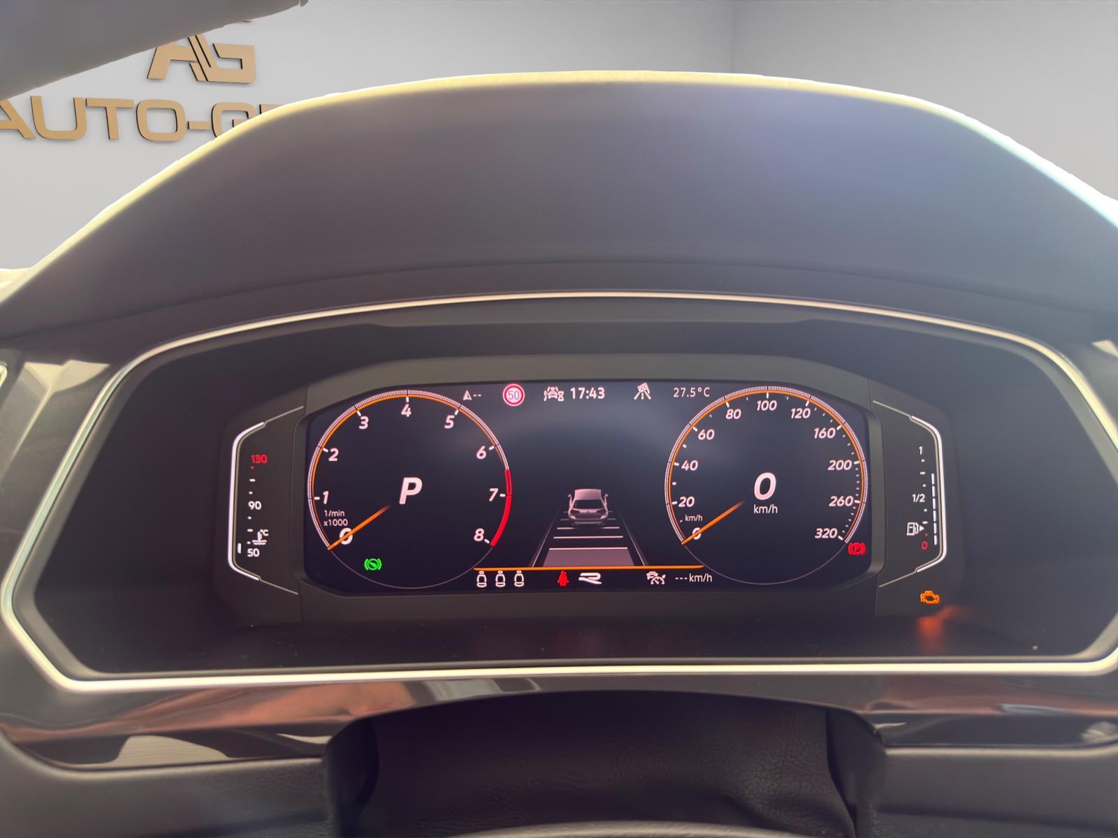 VW Tiguan 2.0TSI R 4Motion DSG-image-17