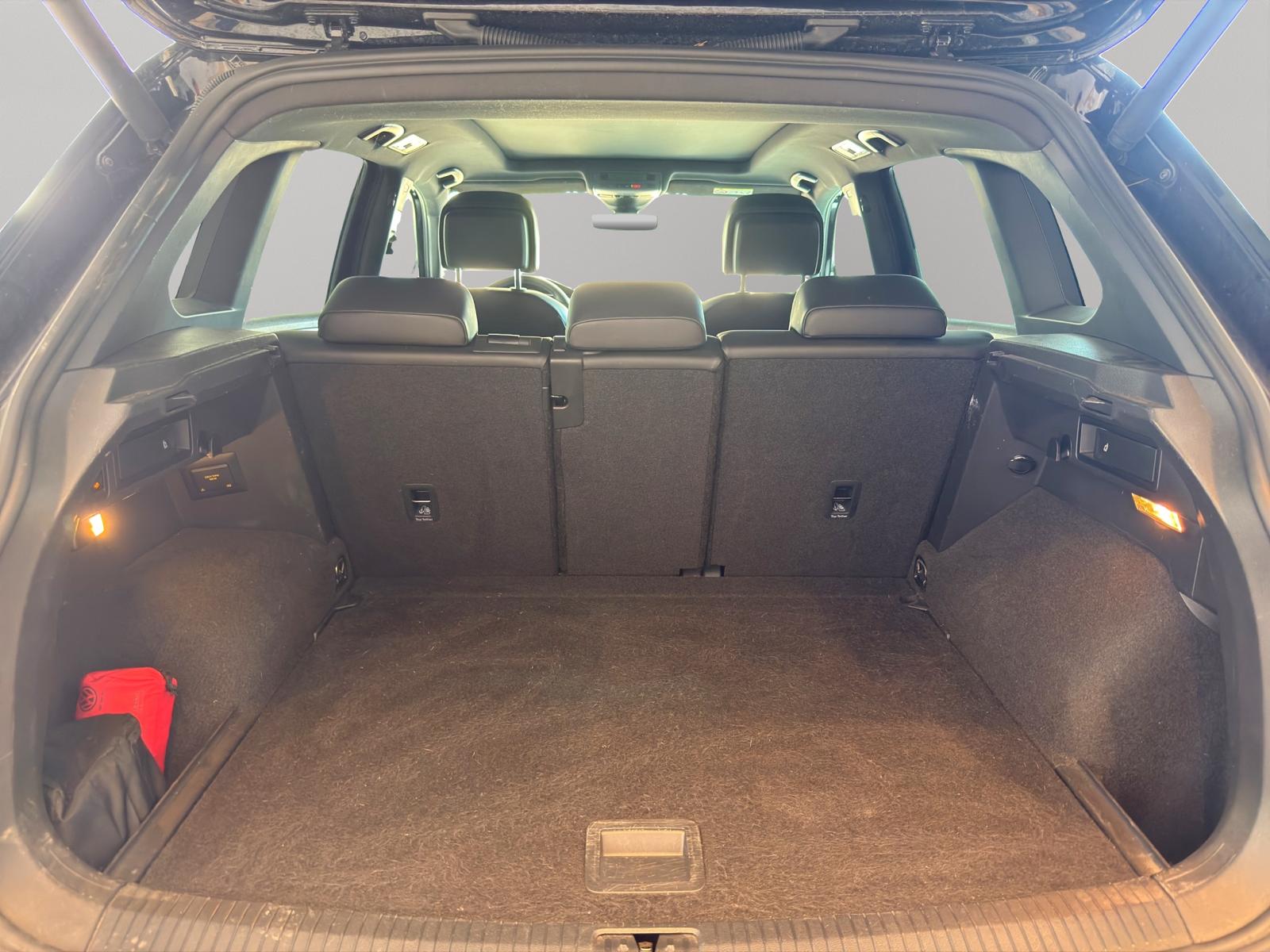VW Tiguan 2.0TSI R 4Motion DSG-image-21