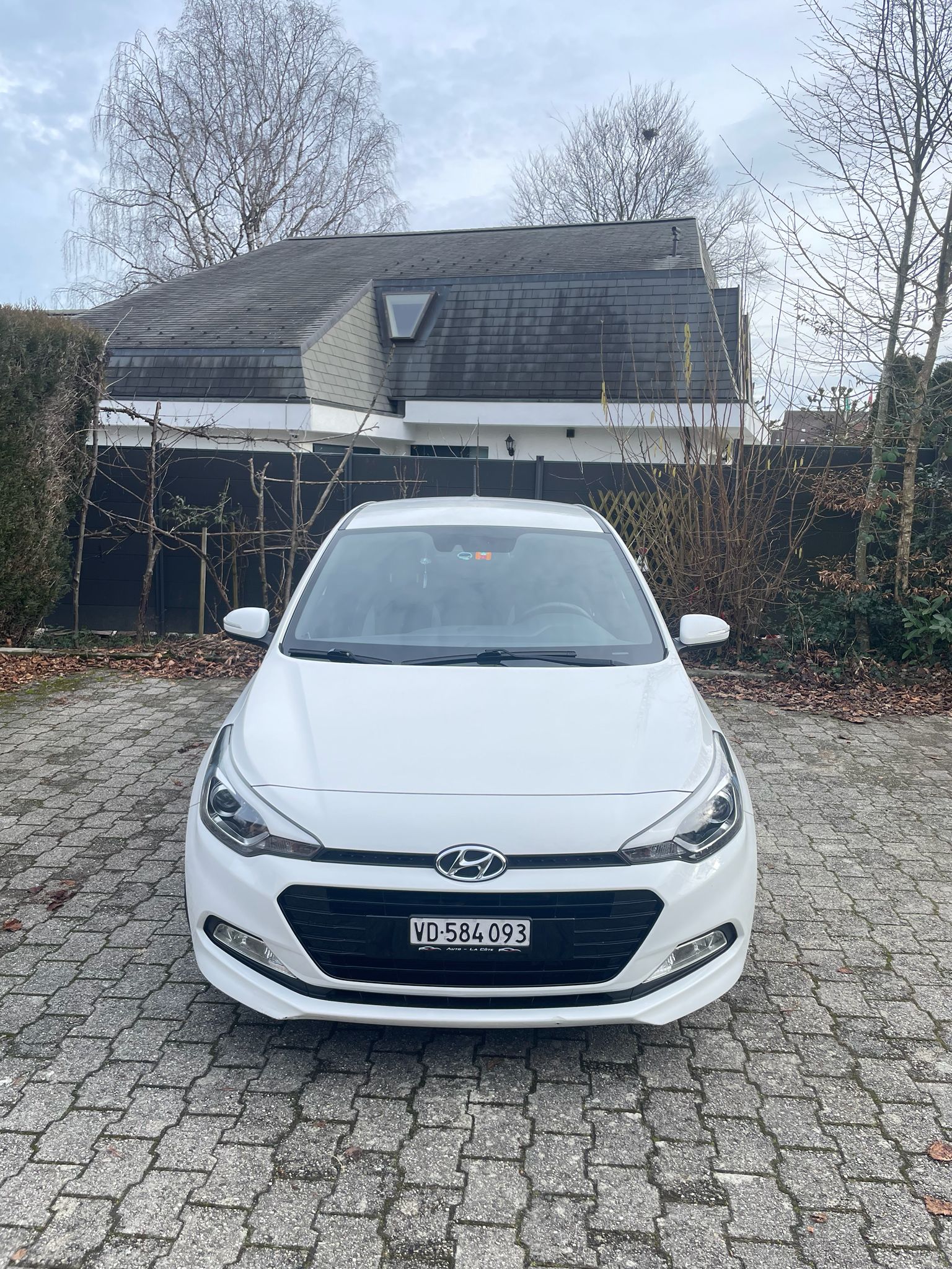 HYUNDAI i20 1.0 T-GDi Amplia-image-1
