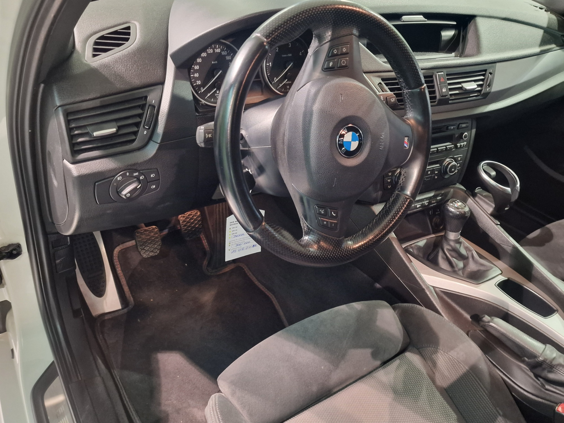 BMW X1 xDrive 18d-image-8