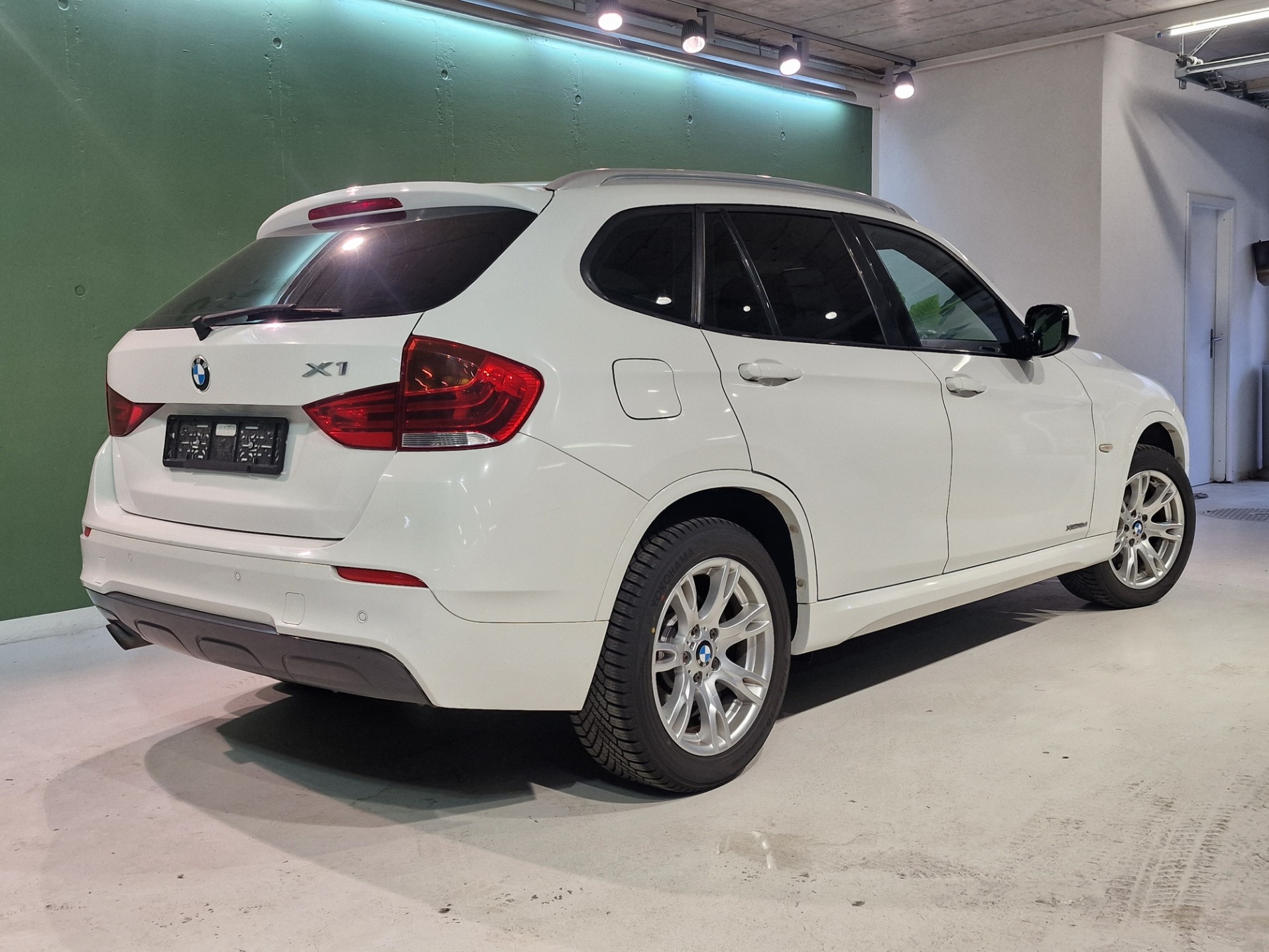 BMW X1 xDrive 18d-image-4