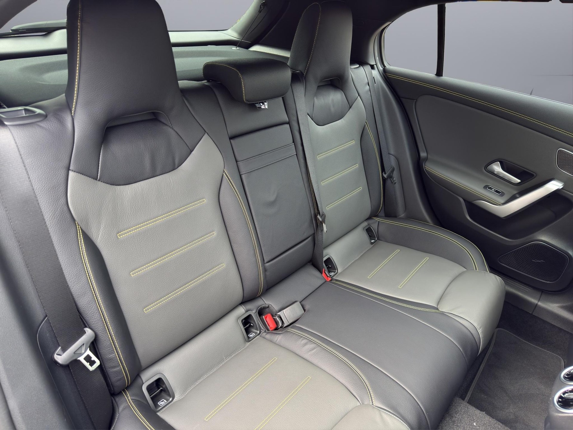MERCEDES-BENZ A 45 S AMG 4matic+-image-17