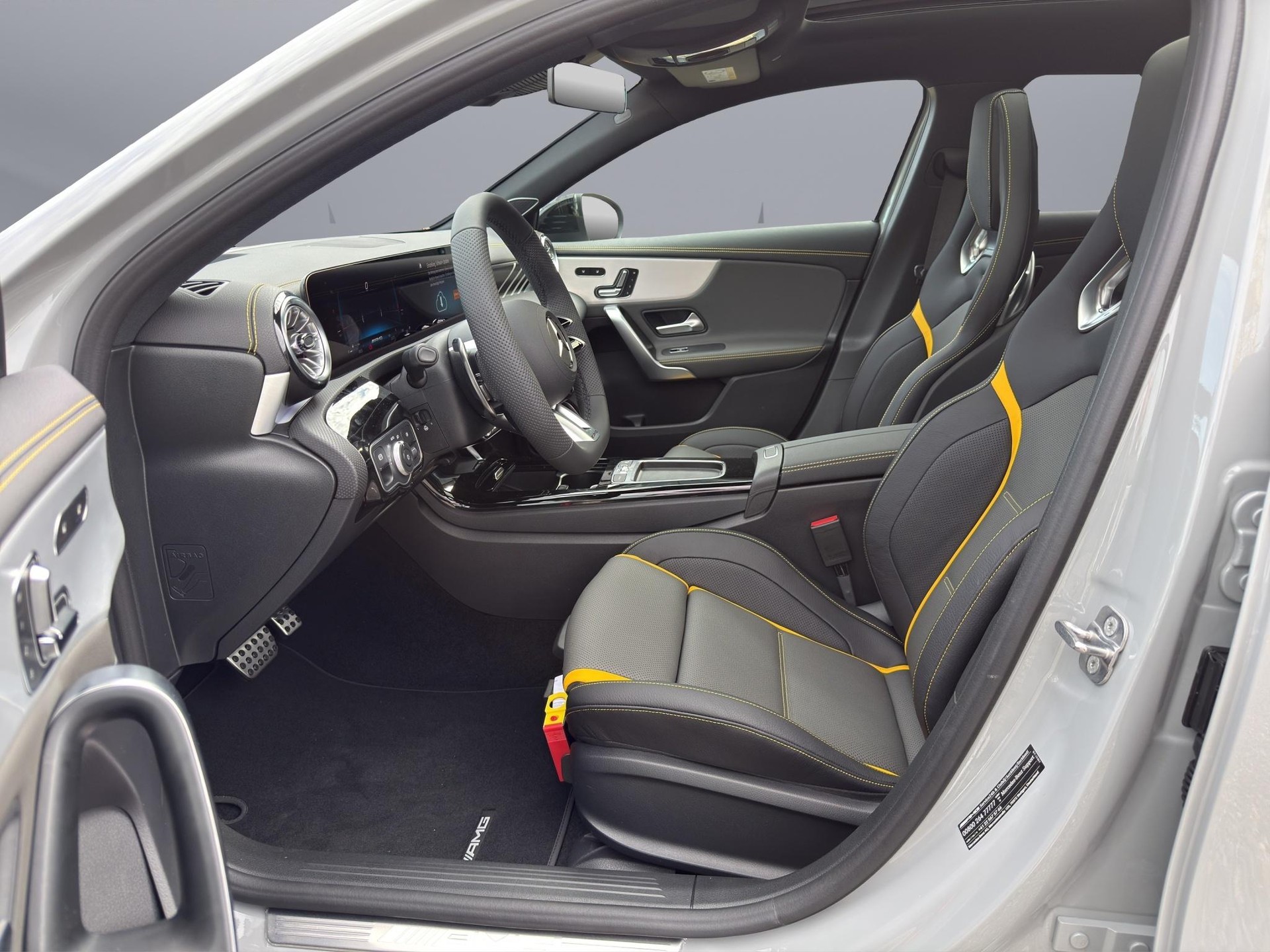 MERCEDES-BENZ A 45 S AMG 4matic+-image-11