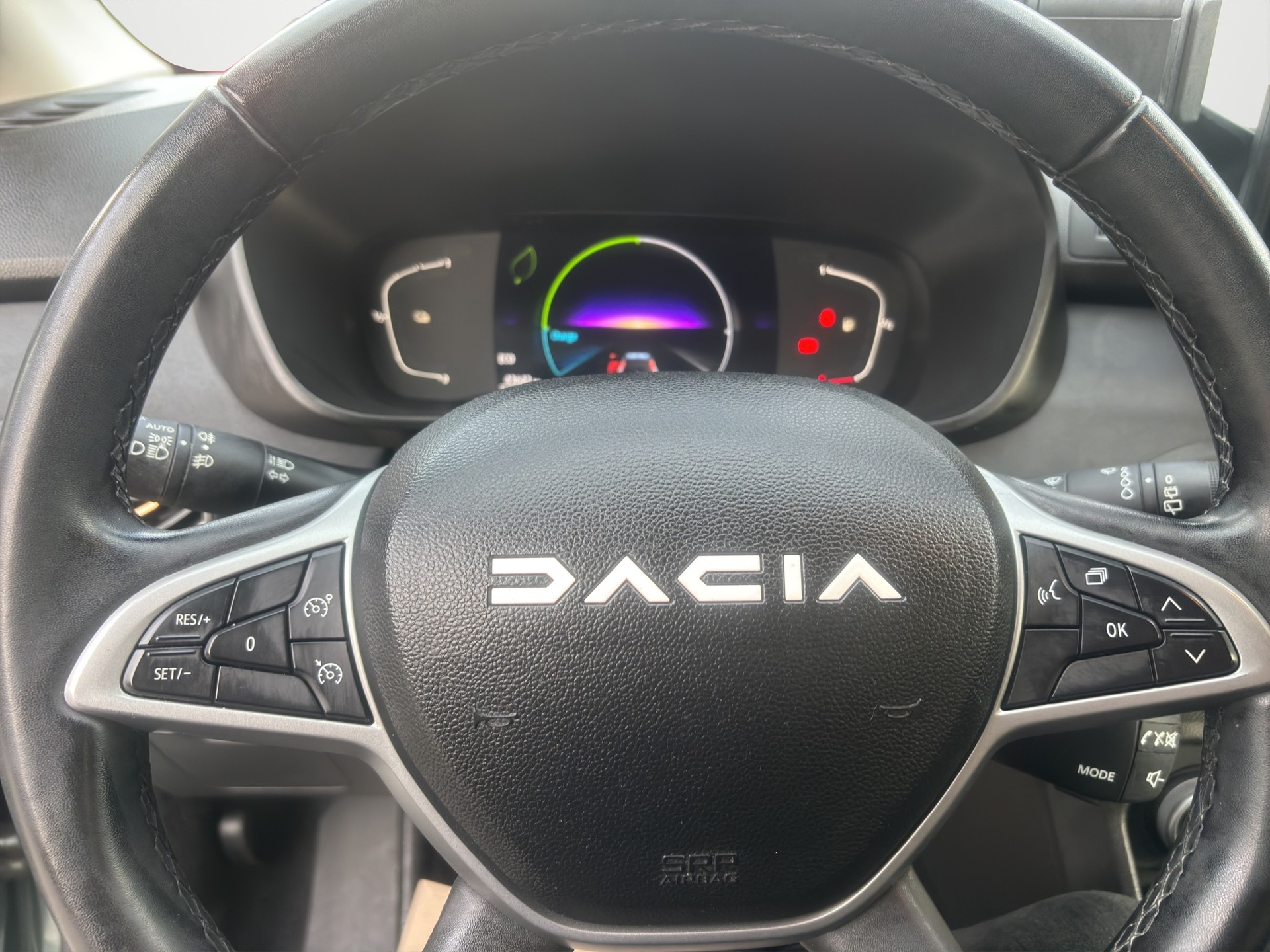 DACIA Jogger HEV 140 Extreme-image-9